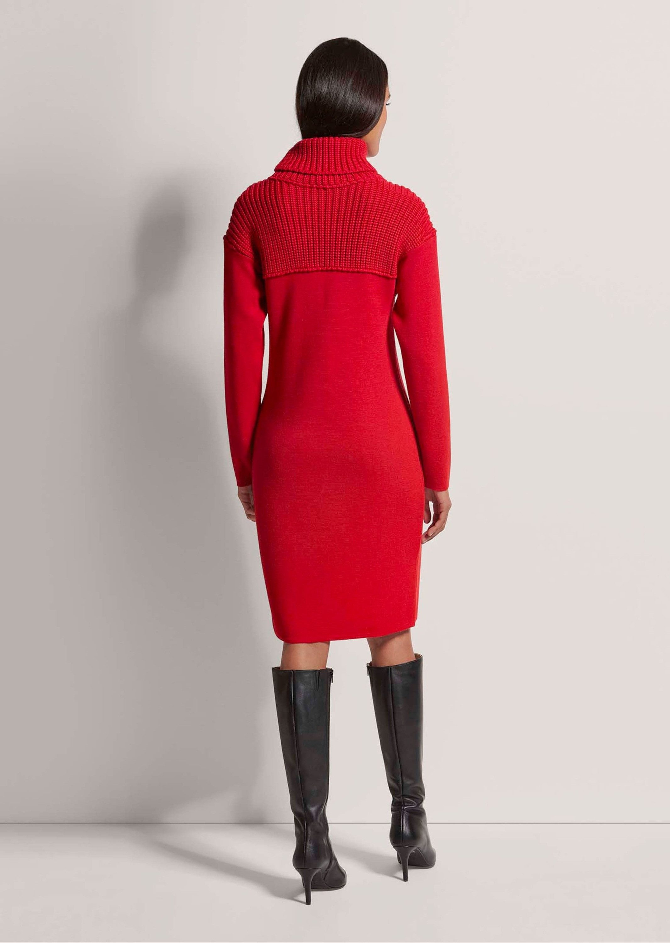 MADELEINE Strickkleid Legeres Strickkleid mit weitem Rollkragen