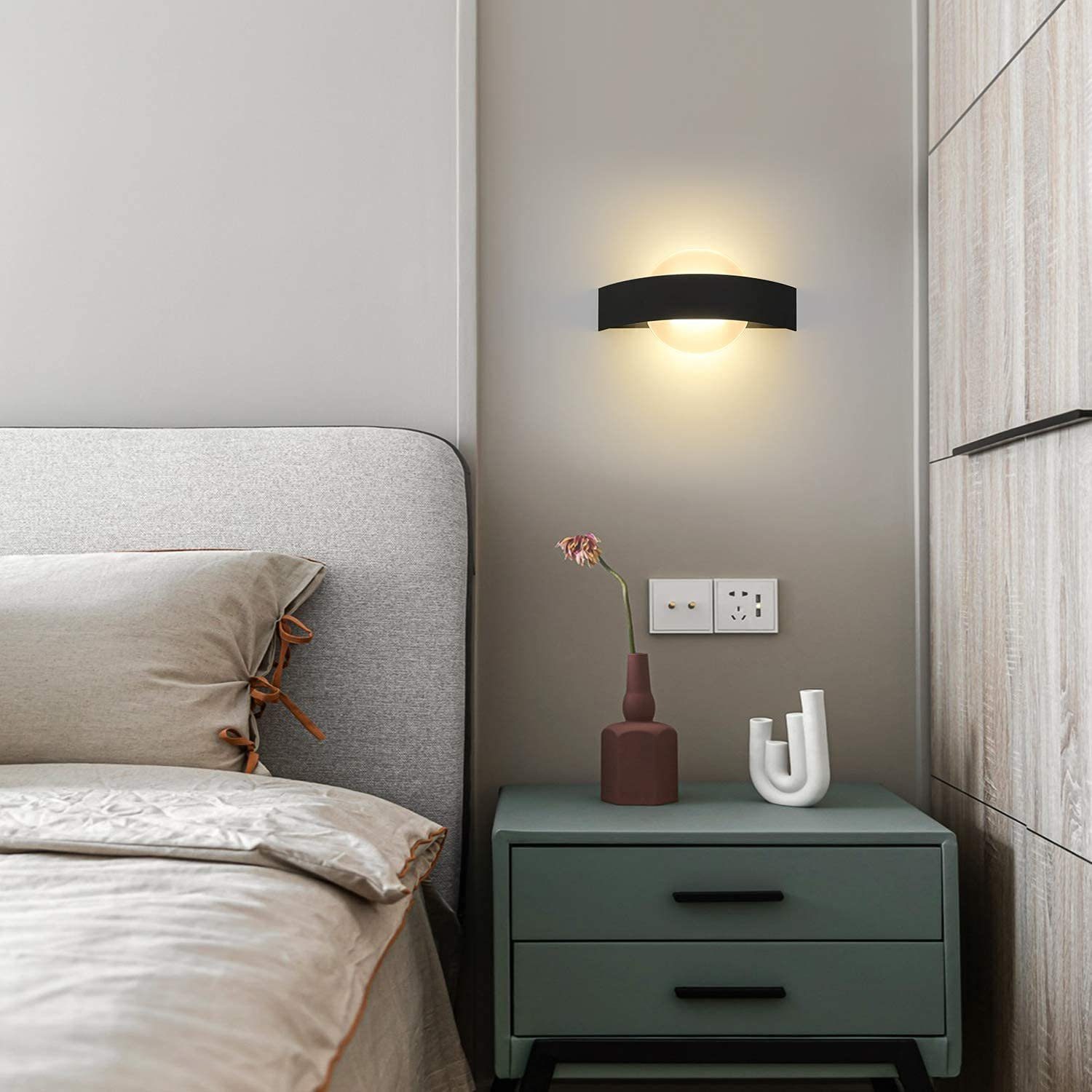 Applique murale led moderne en acrylique noir et blanc_voghion.com