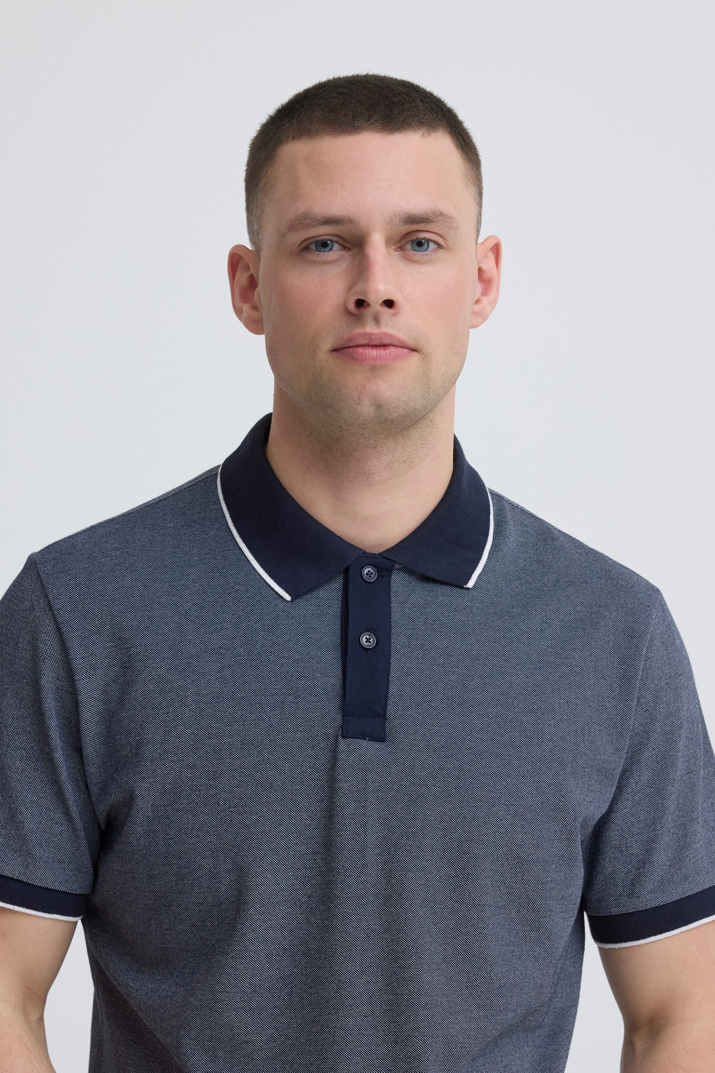 Blend Poloshirt BHGILBERT POLO S/S aus Baumwollmischung, Regular Fit, mit kurzer Knopfleiste, unifarben