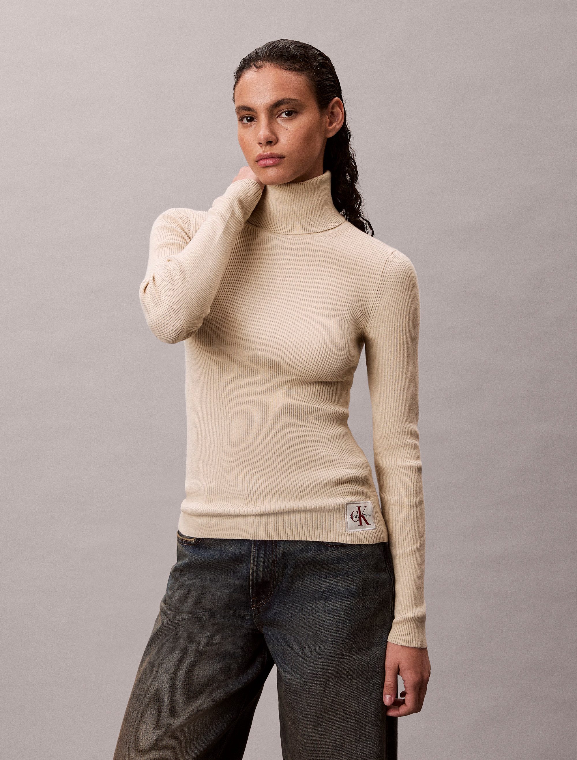 Calvin Klein Jeans Rollkragenpullover Rippstrick, figurbetonte Passform, Markenlabel