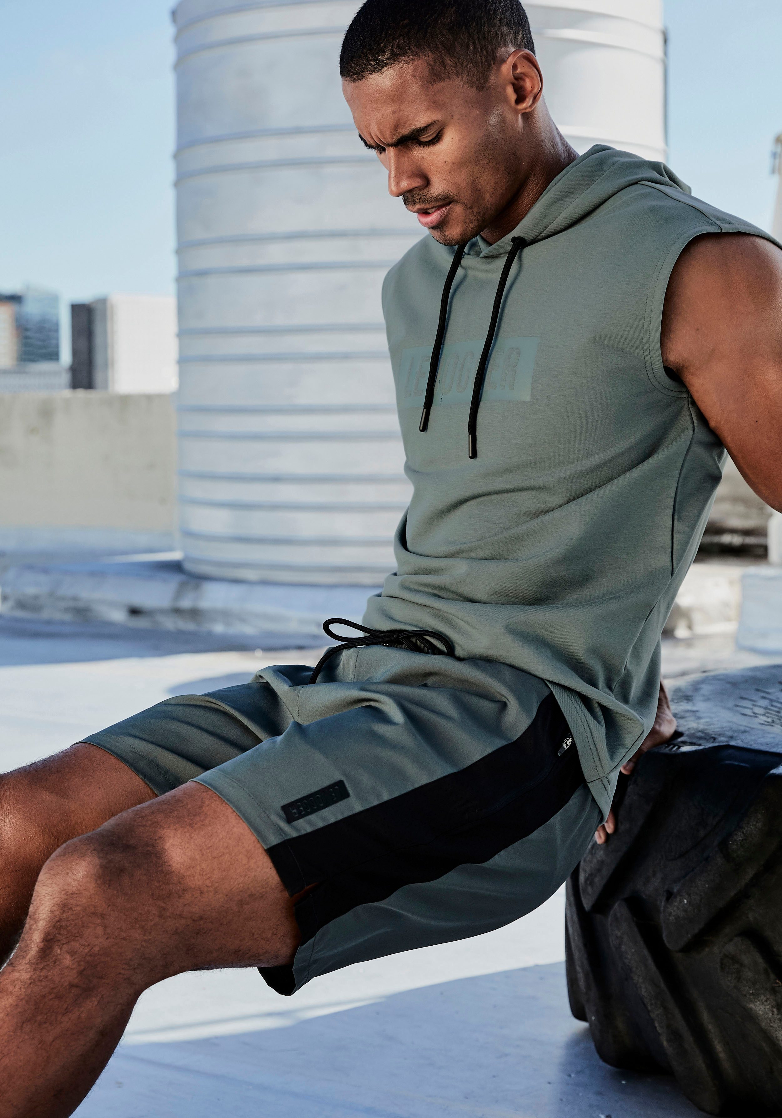 le jogger® Kapuzenpullover mit Druck und Kordelzug