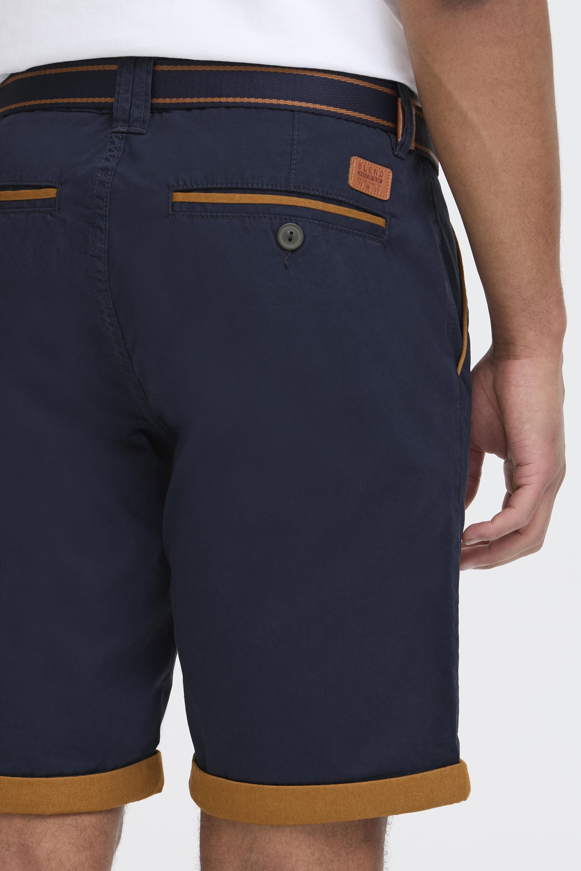 Blend Chinoshorts BHNeji Chino Shorts mit umgeschlagenen Hosenbeinen in Kontrastfarbe
