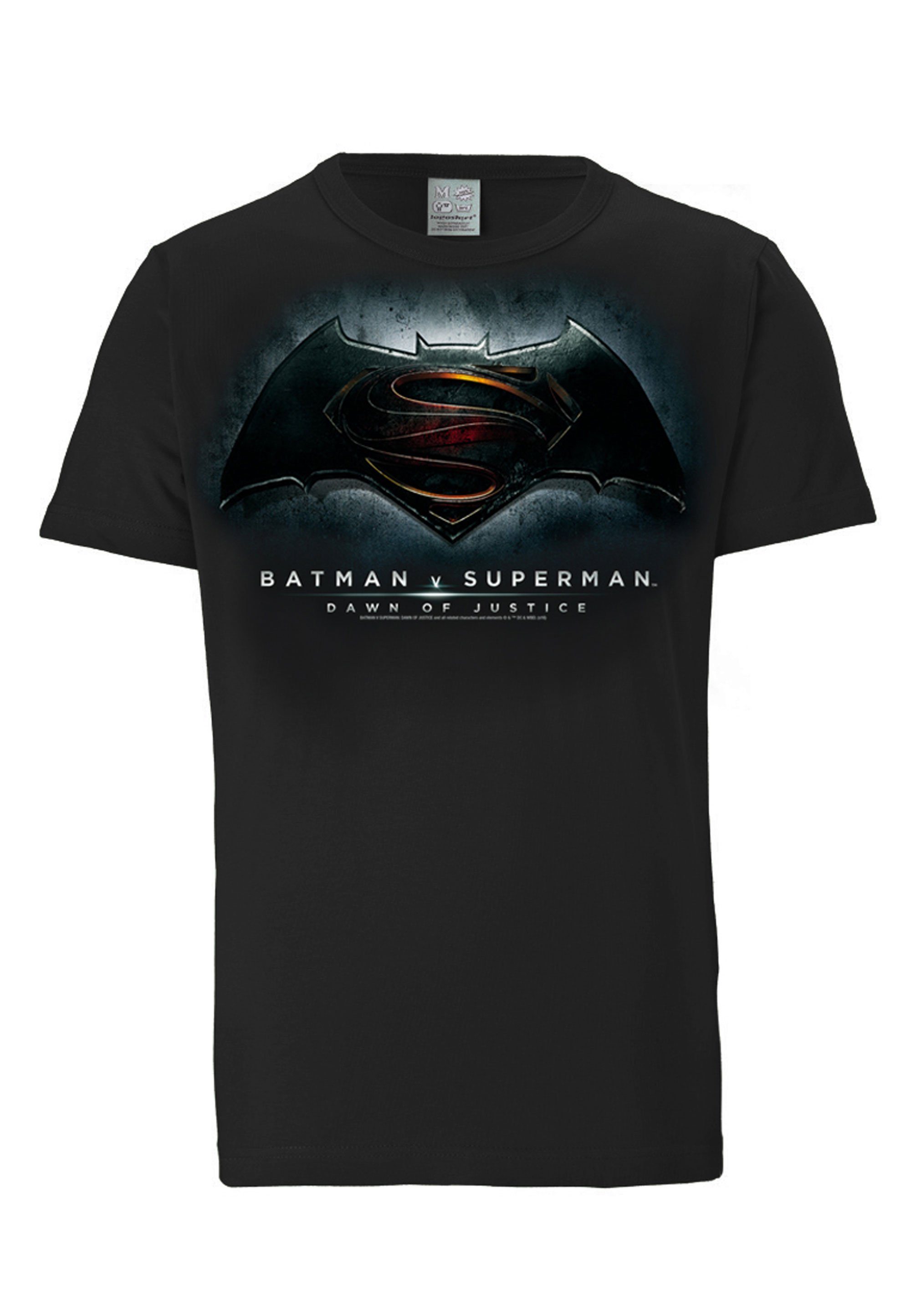 LOGOSHIRT T-Shirt Batman v Superman - Justice mit großem Superhelden-Print