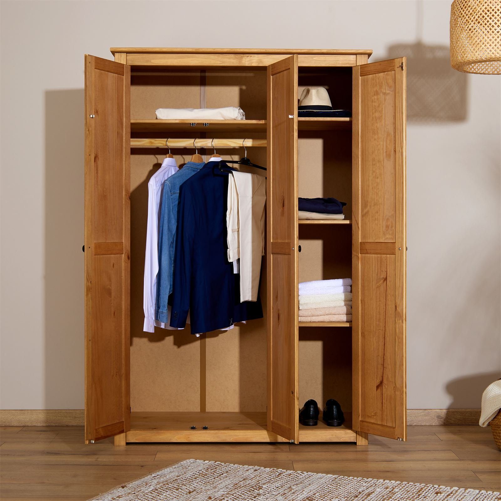 CARO-Möbel Kleiderschrank CANCUN Garderobenschrank aus Kiefer Massivholz mi günstig online kaufen