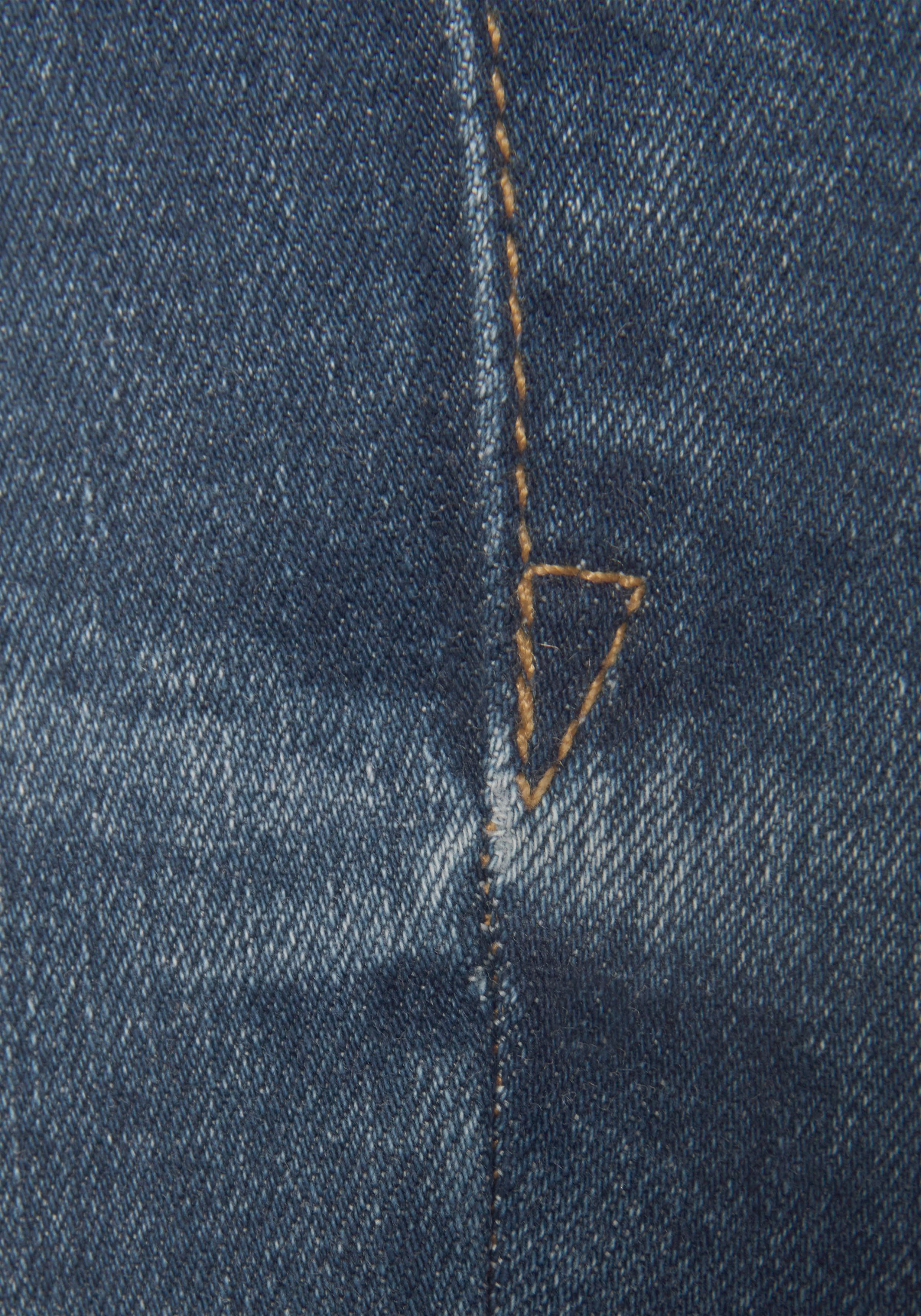 High-waist-Jeans blue-washed Knopfleiste sichtbarer LASCANA mit