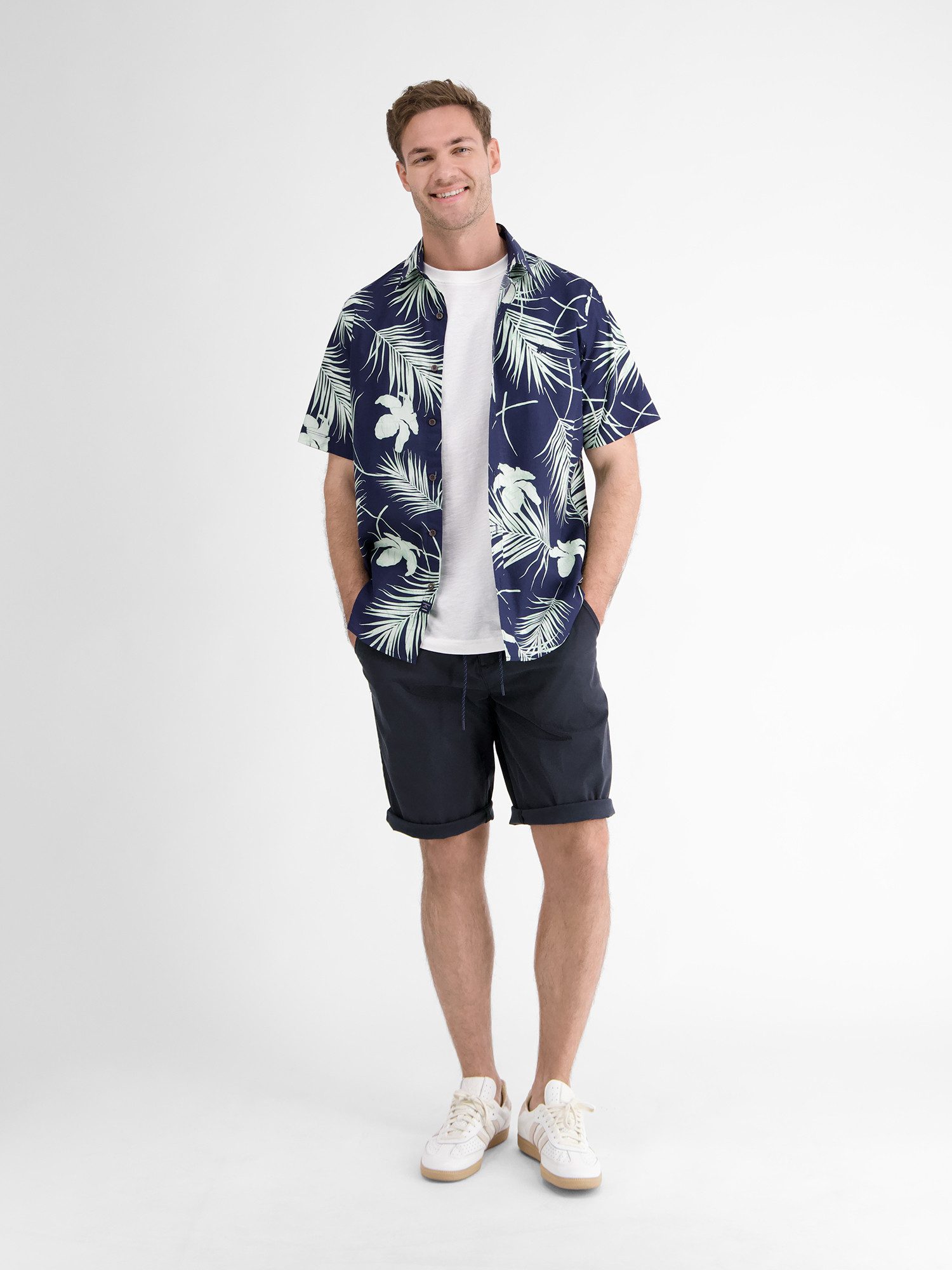 LERROS Bermudas "LERROS Chino-Bermuda, ultra leicht und schnelltrocknend" günstig online kaufen
