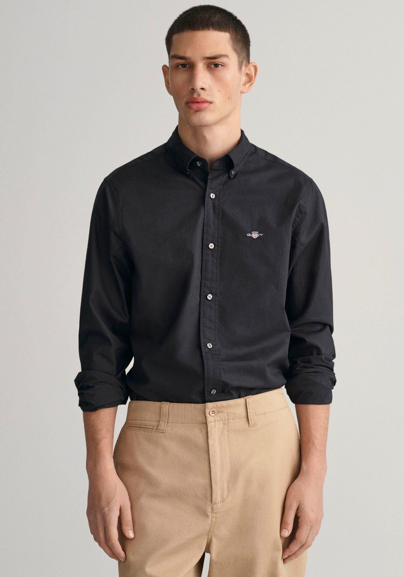 Gant Langarmhemd Popline Hemd Slim Fit mit klassischer Logostickerei auf  der Brust, Aufgesetzte Knopfleiste vorne und Locker-Loop-Schlaufe am Rücken | Businesshemden
