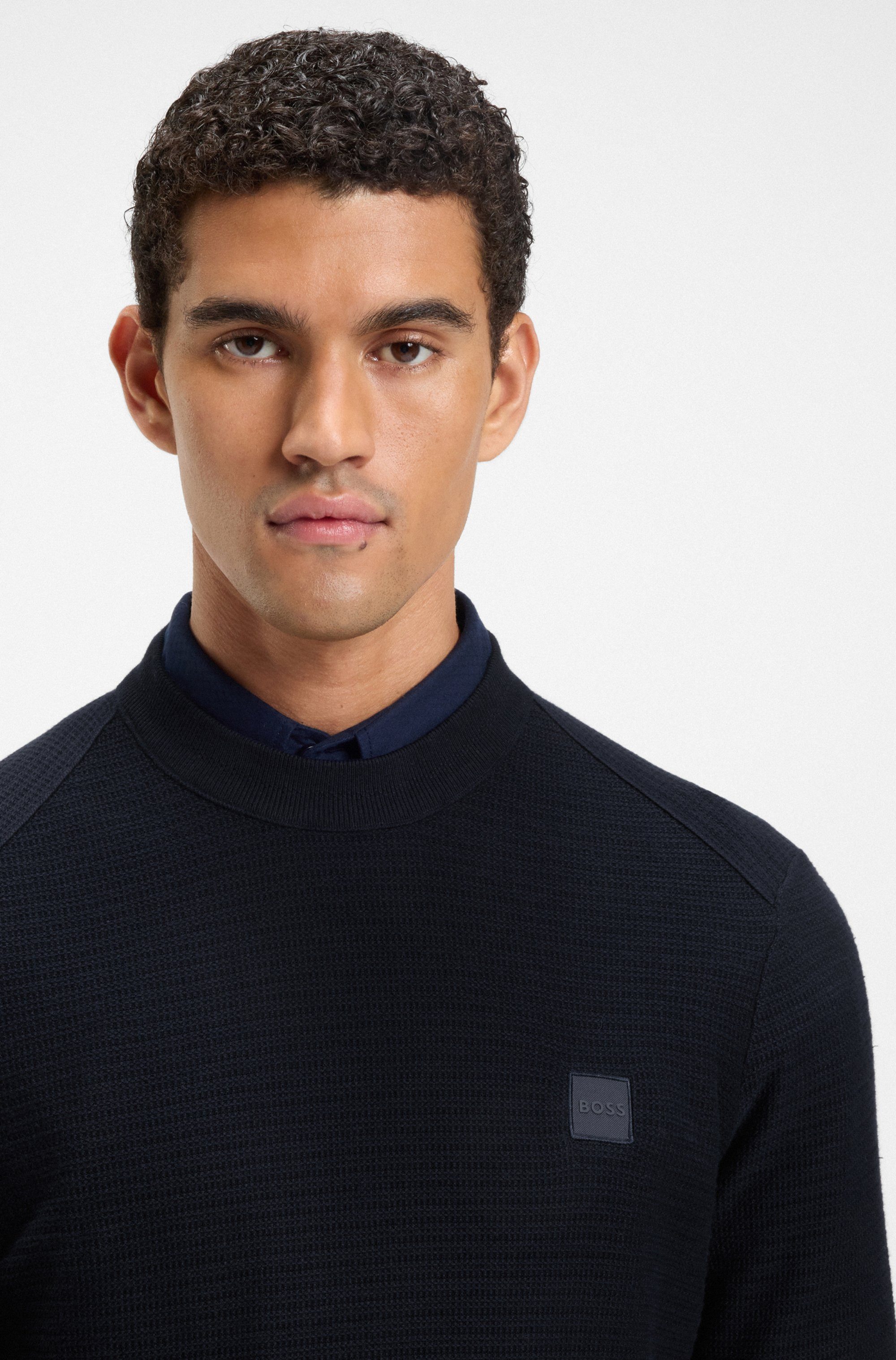 BOSS ORANGE Strickpullover Anion Rundhalsausschnitt, Regular Fit, BOSS-Label