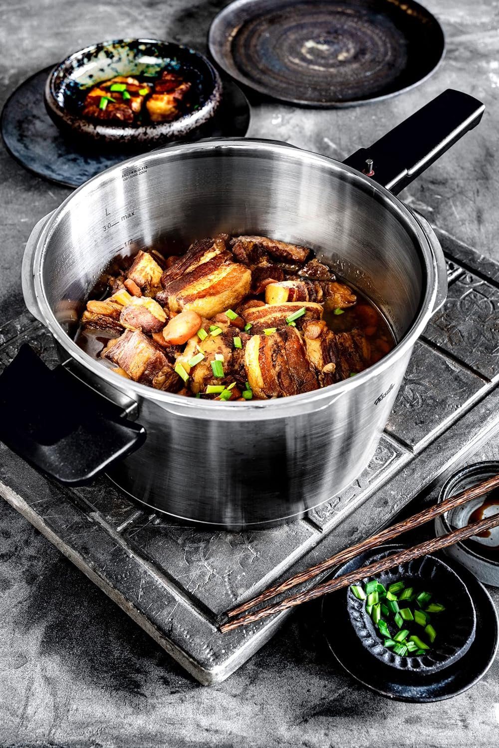 Fissler Schnellkochtopf Vitaquick Premium Schnellkochtopf 10 L, Ø 26cm Edelstahl-Dampfkochtopf