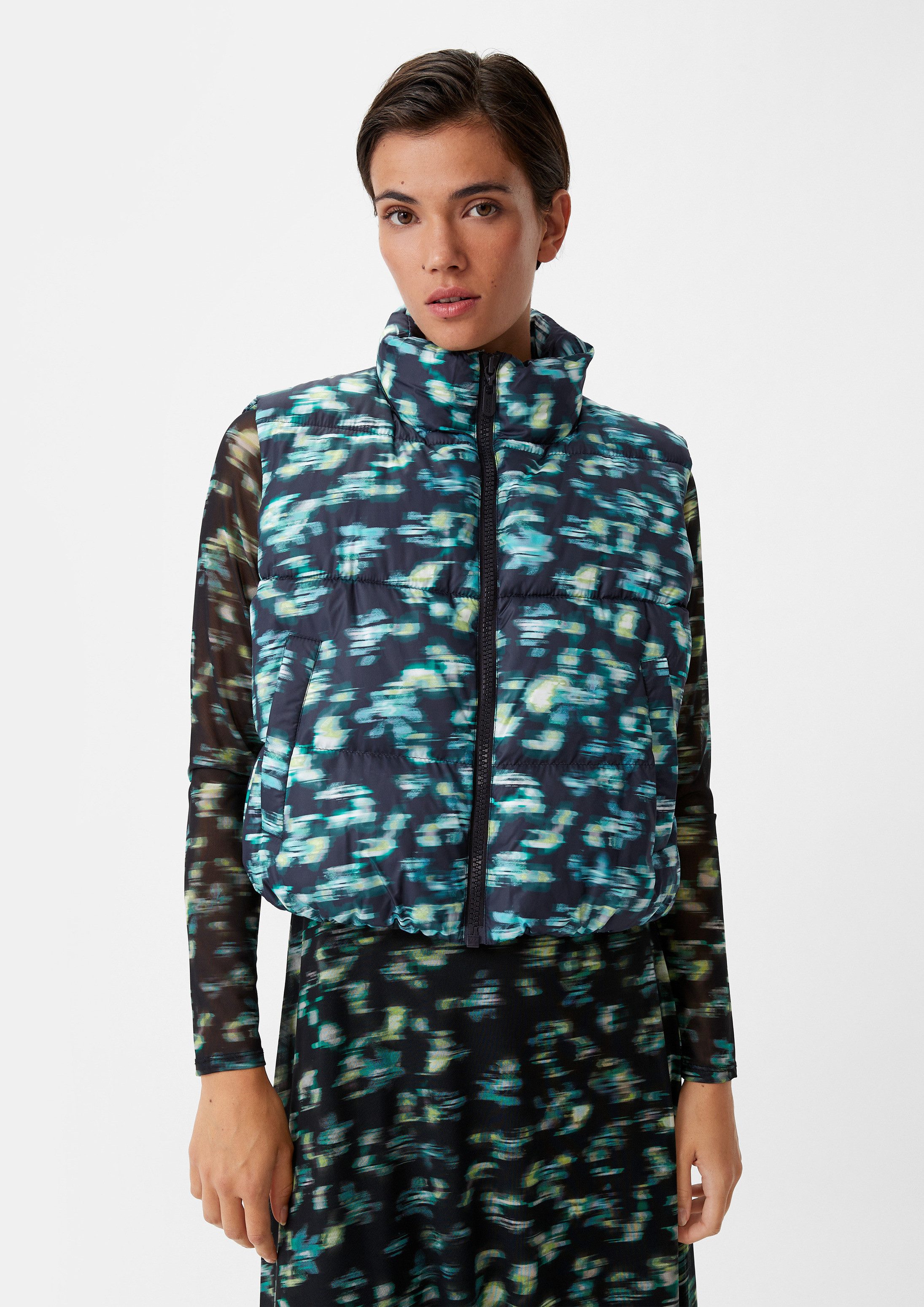 comma Outdoorjacke Outdoor-Weste Steppweste mit Allovermuster