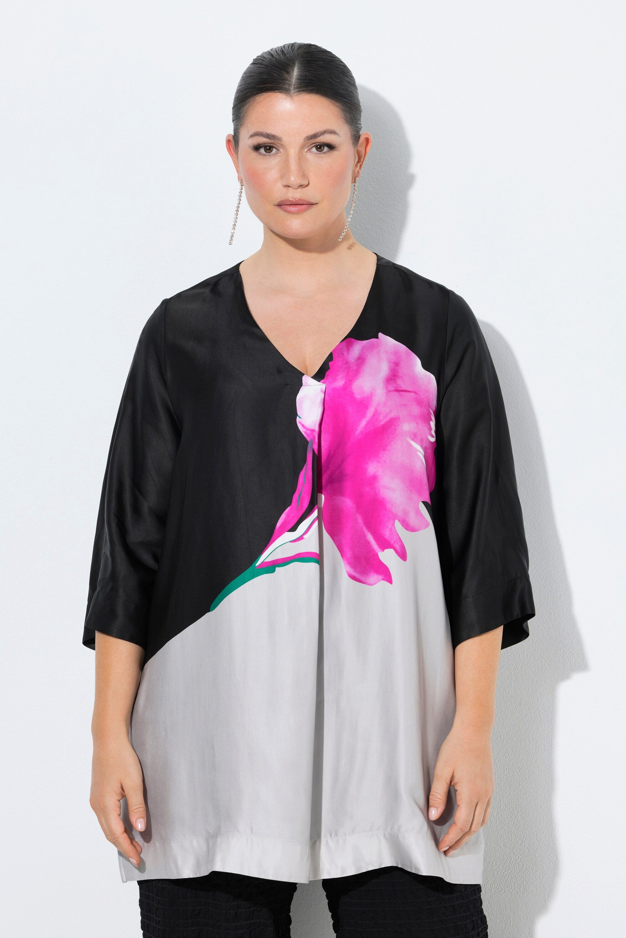 Ulla Popken Tunika Satinbluse Blüten A-Linie V-Ausschnitt 3/4-Arm
