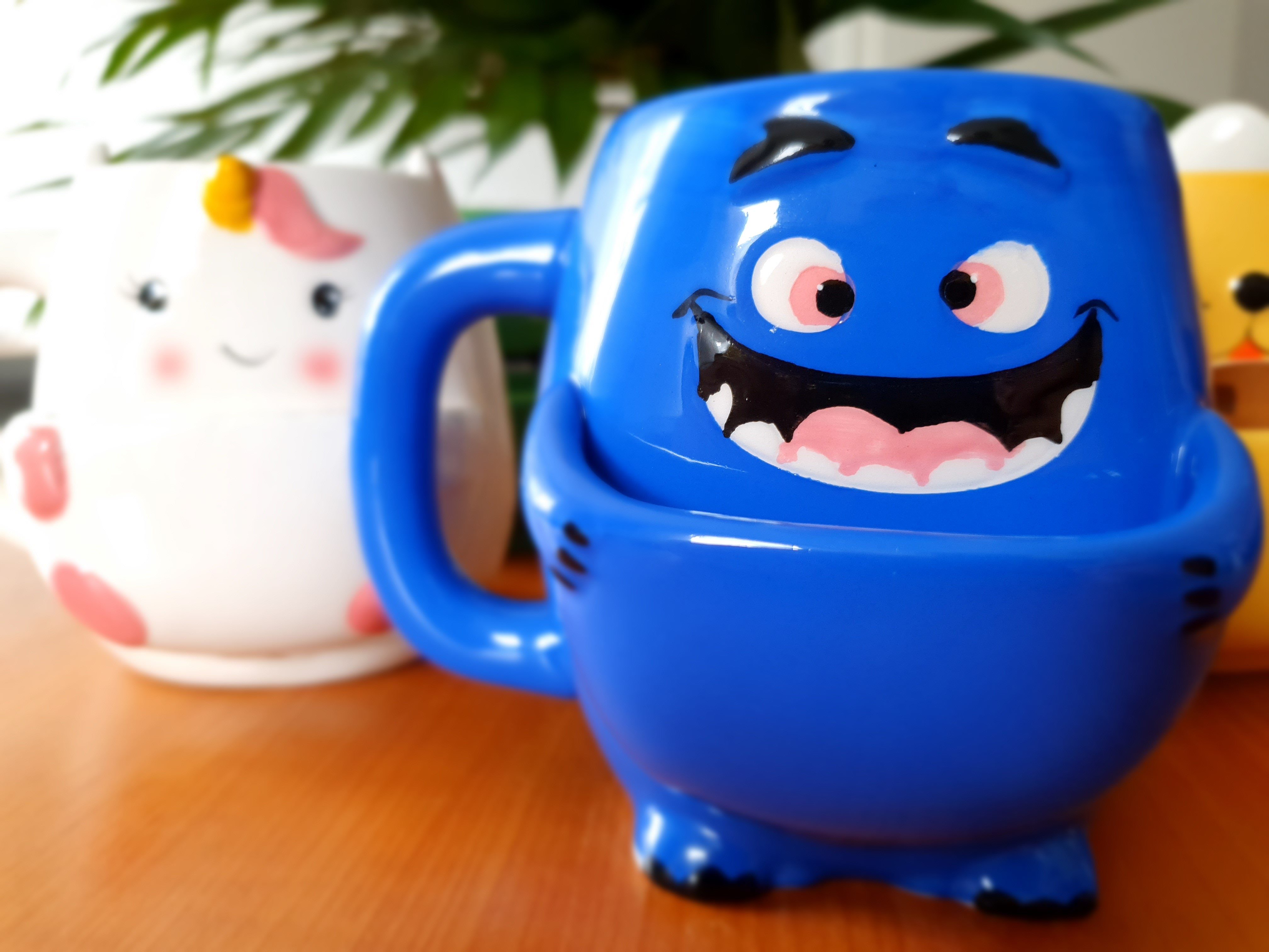 Dekohelden24 Tasse Kaffeebecher Kaffeetasse mit Keksfach aus Keramik versch. Motive, Porzellan blau