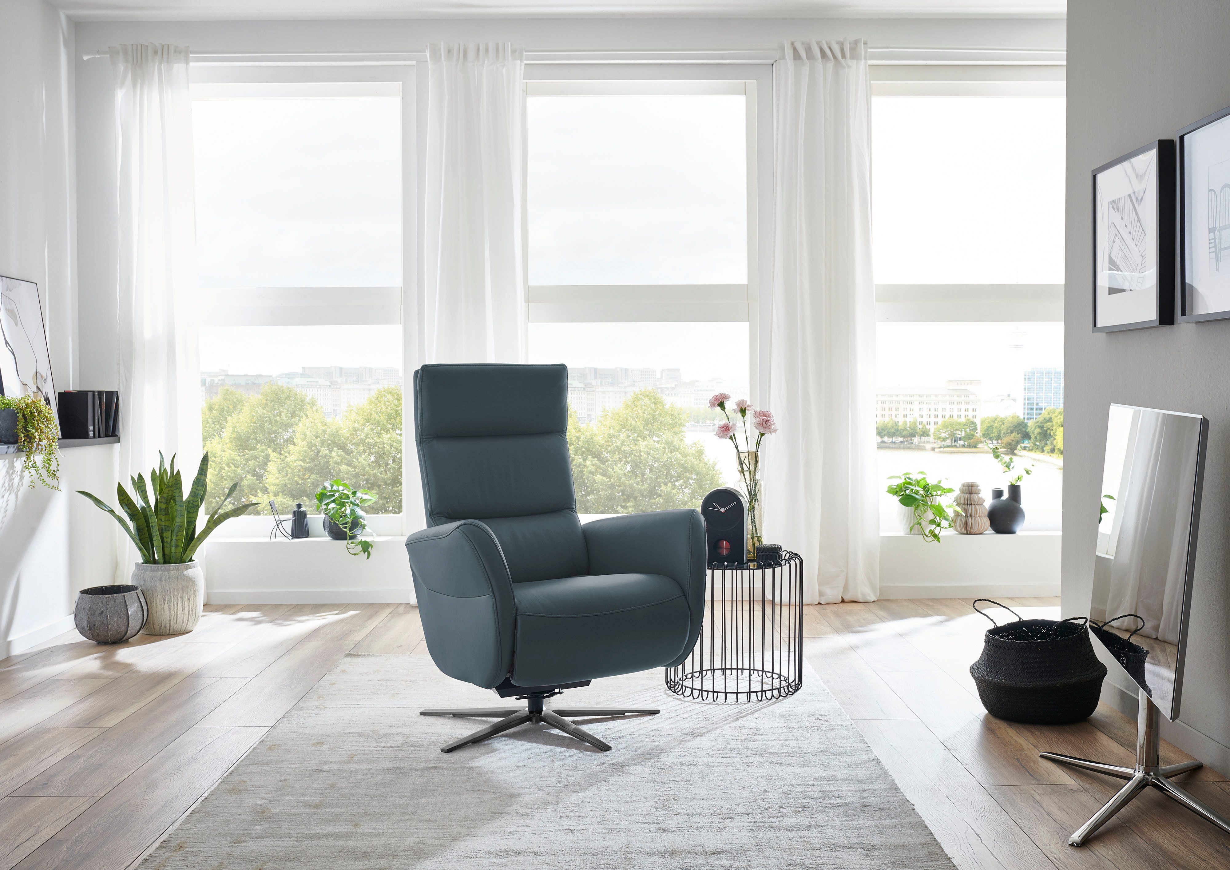 Die PlanBar Relaxsessel PN-RS20038 mit Metallsternfuß inkl. Relaxfunktion und Kopfverstellung (1-St), 360° drehbar, mit Gasdruckverstellung
