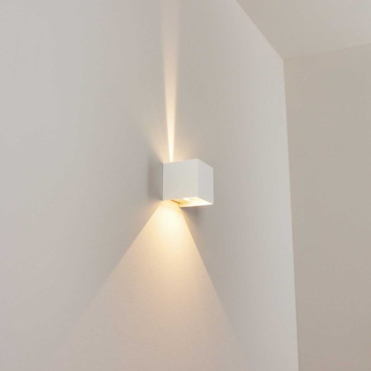 in Kelvin, LED aus Lichtspiel, Metall Lumen, »Salbertand« 308 hofstein Wandlampe, 3000 einstellbares Außenlampe moderne Weiß, Außen-Wandleuchte IP54 6 Watt,