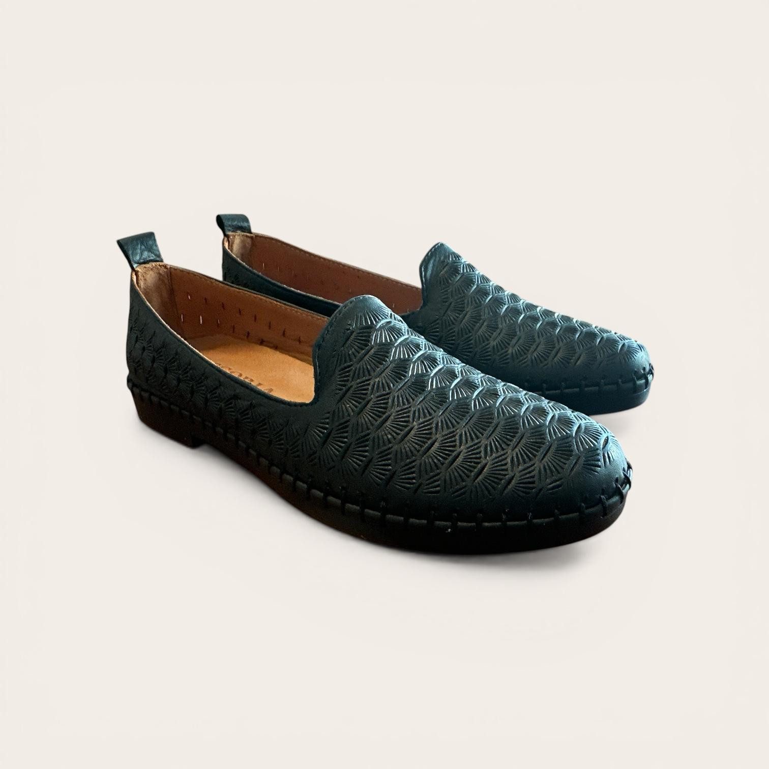 Begoria Begoria Artisan - Bestickte Loafer mit dekorativer Kontrastnaht Loafer
