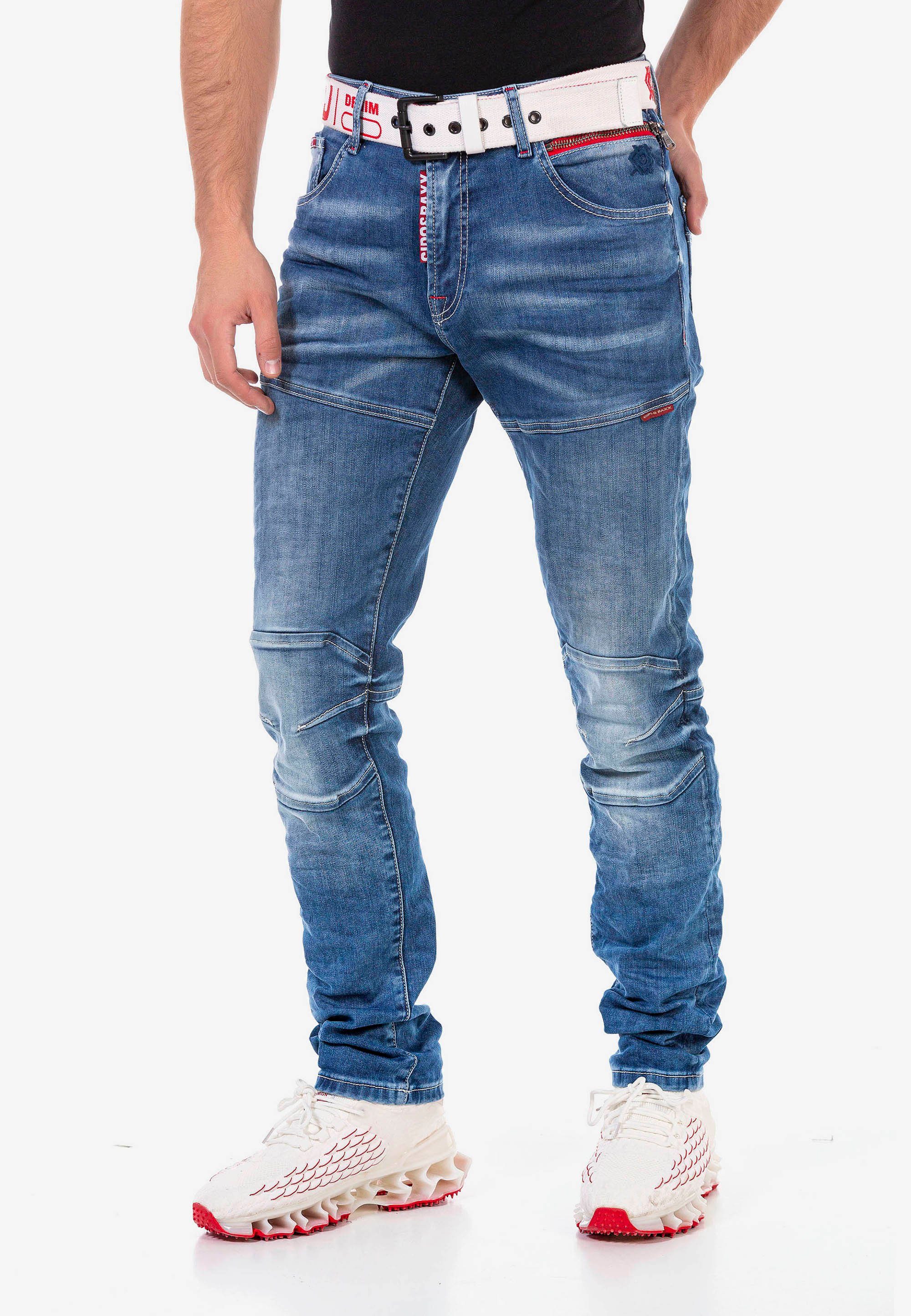 Cipo & Baxx Straight-Jeans mit trendigen Ziernähten