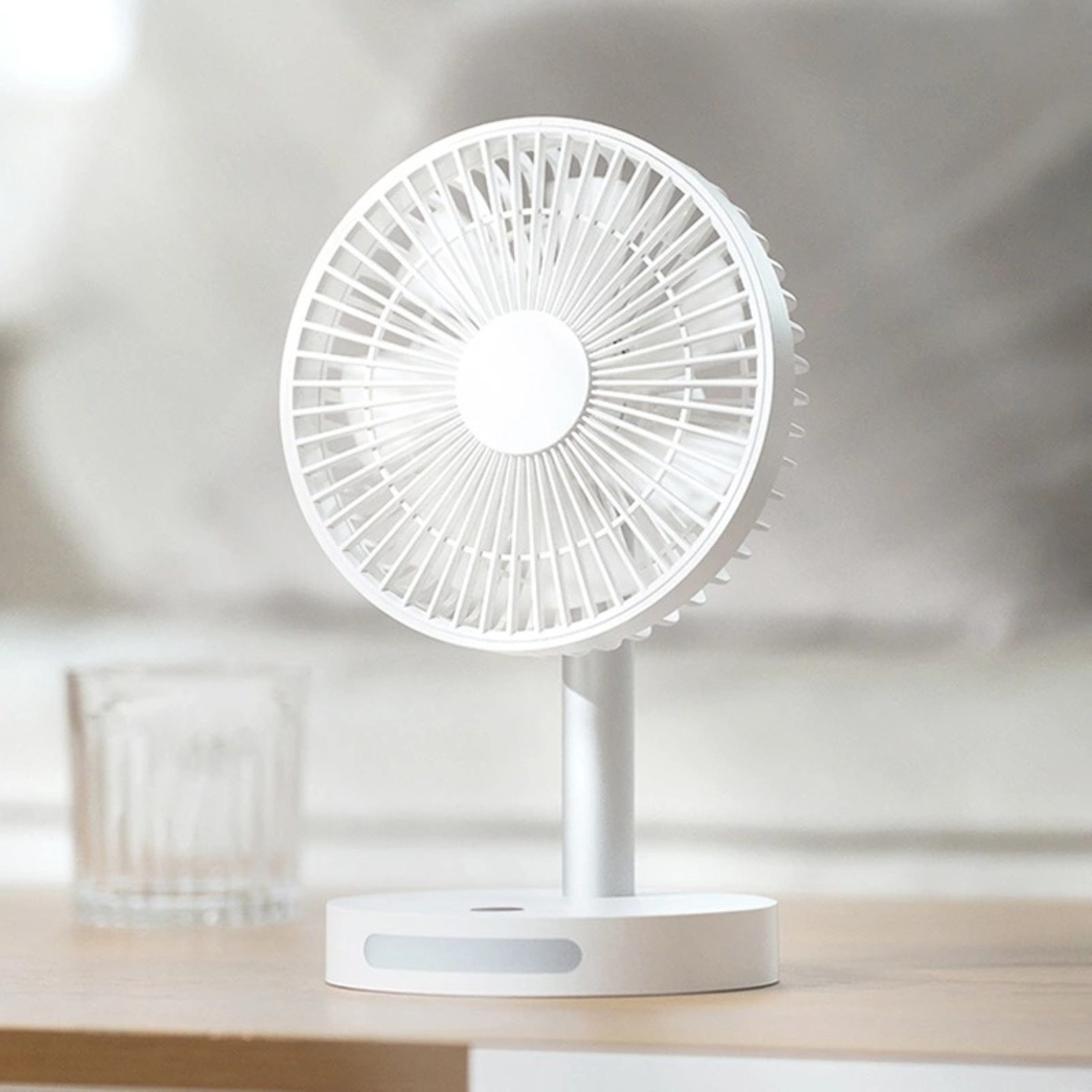 Zantan Tischventilator Tragbarer Akku Tischventilator LED Licht 180° verstellbar USB, Kabellos, 180° verstellbar, LED-Licht, stufenlose Regelung – Bild 4 von 5