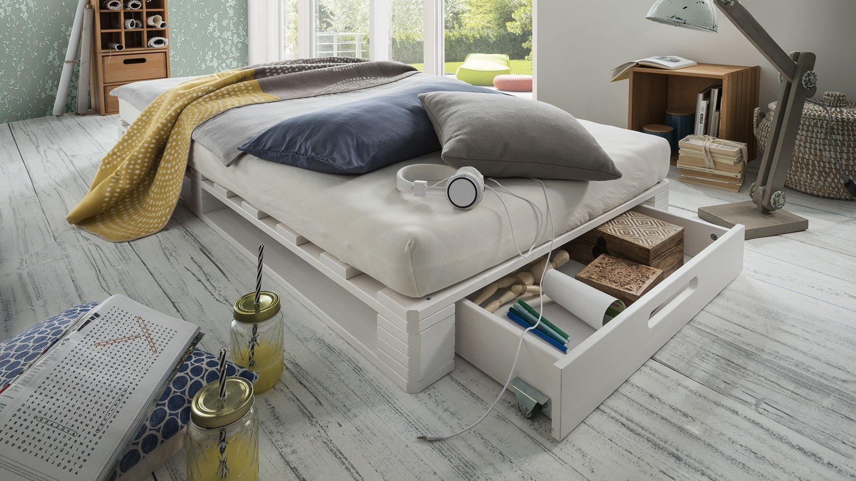 Wohnglücklich Palettenbett Mia (Massivholzbett, schlicht, platzsparend, robust)
