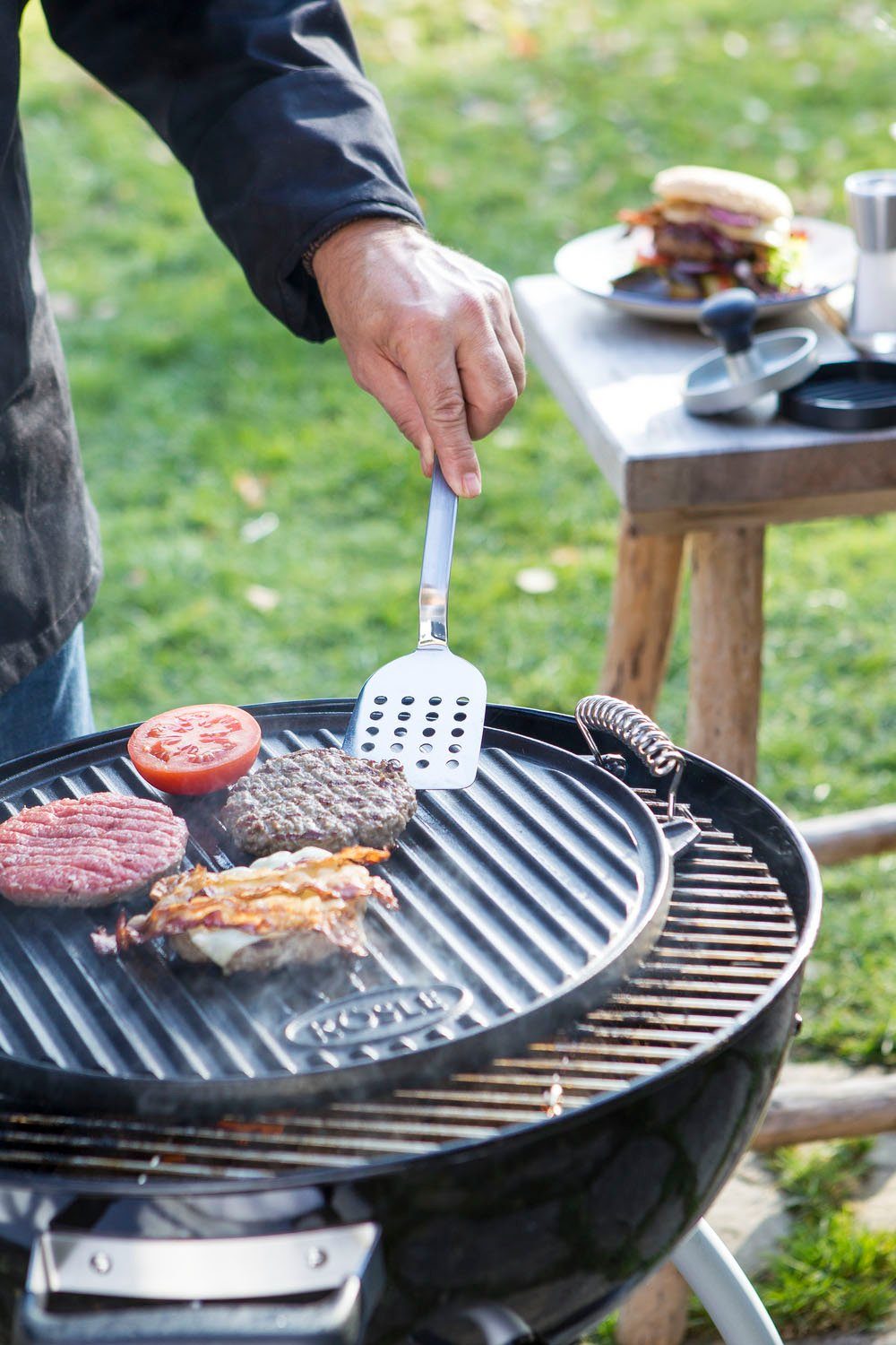 RÖSLE Burgerpresse 25082, Aluminiumguss, Kunststoff, Fleischpresse zum einfachen Formen von Burgerpatties, Ø 11 cm