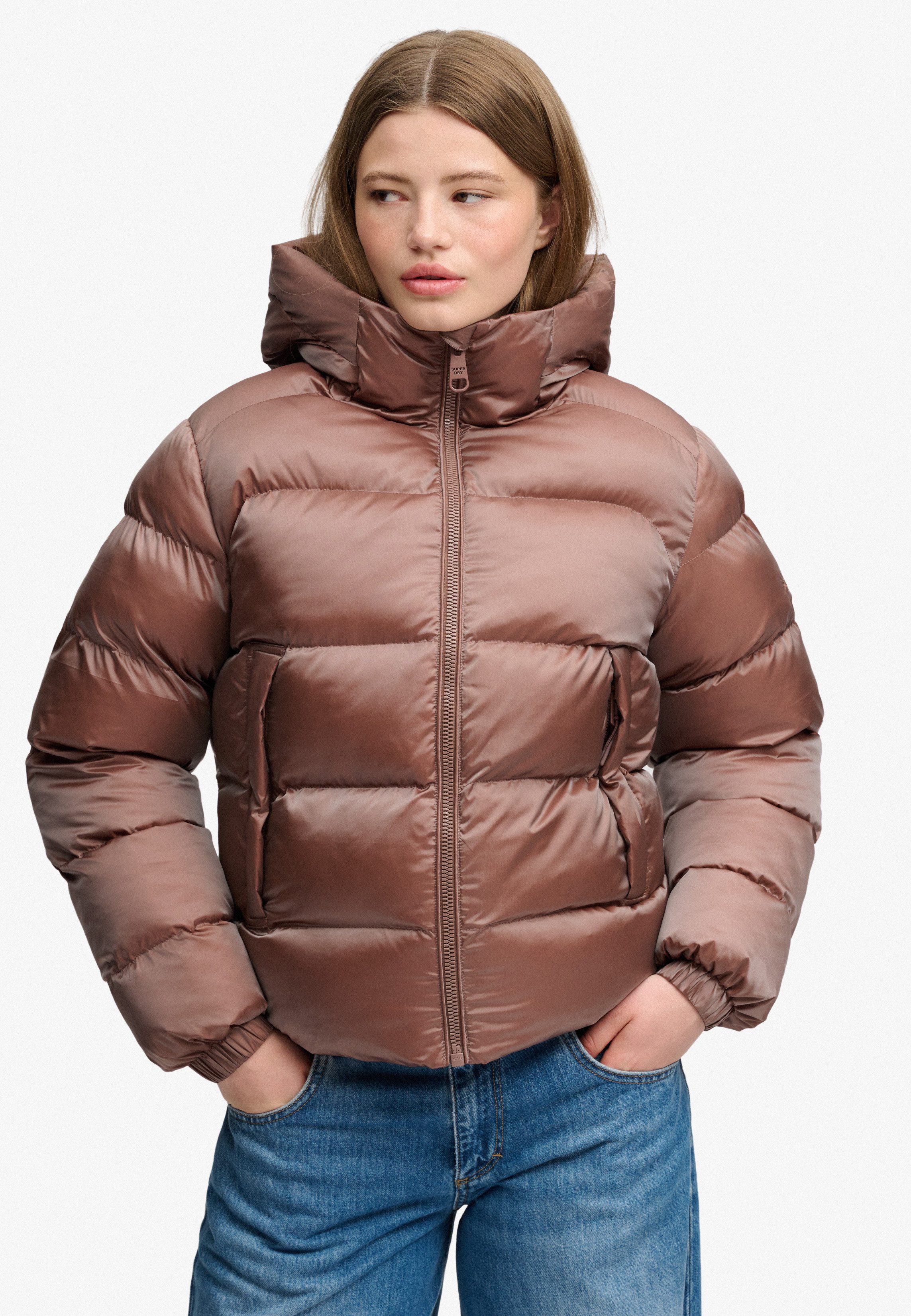 Superdry Steppjacke HOODED SHINE PUFFER JACKET Kunstfaser, slim fit, in glänzender Optik