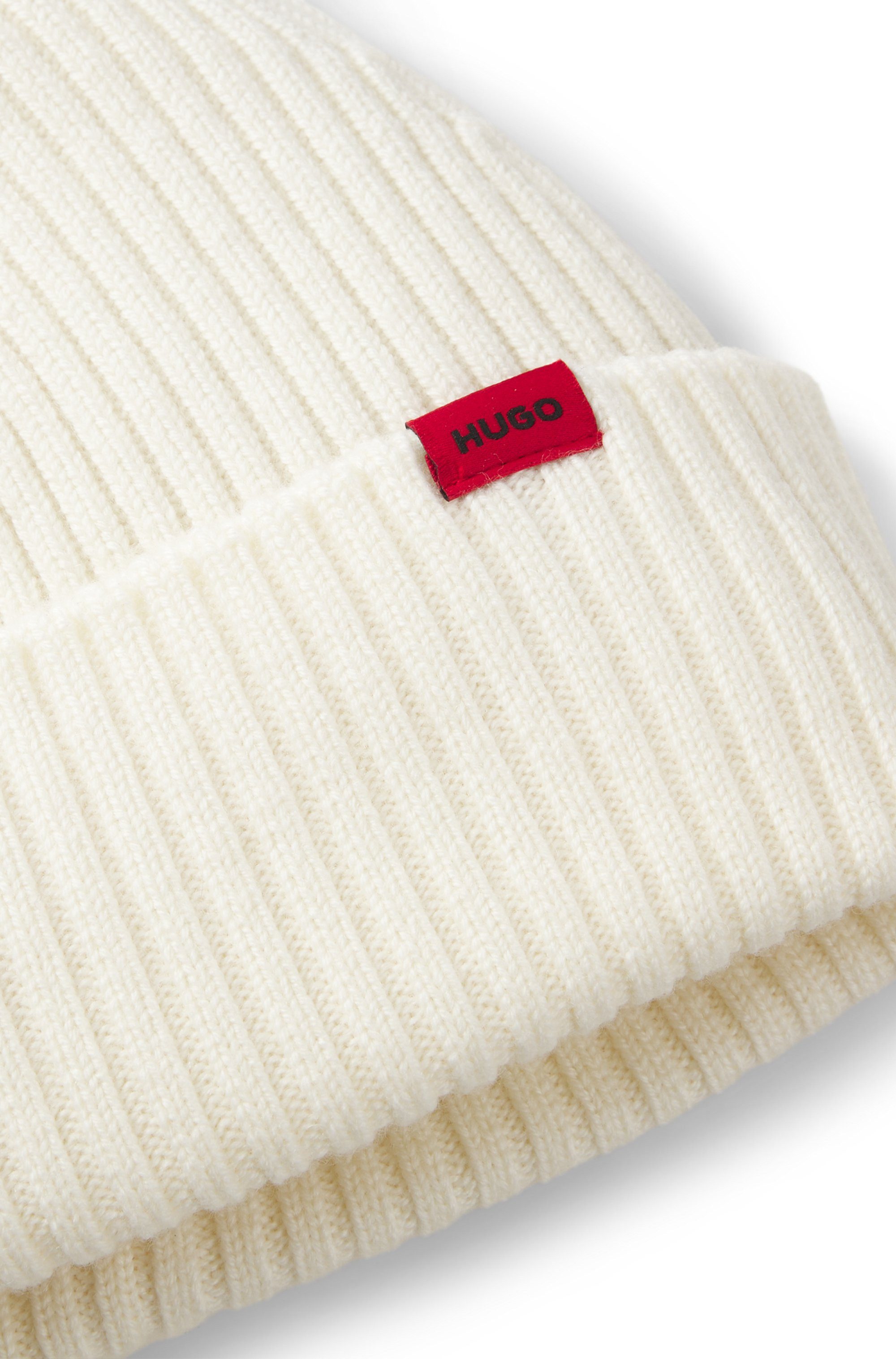 HUGO Beanie Xola mit Labelaufnäher, unisex