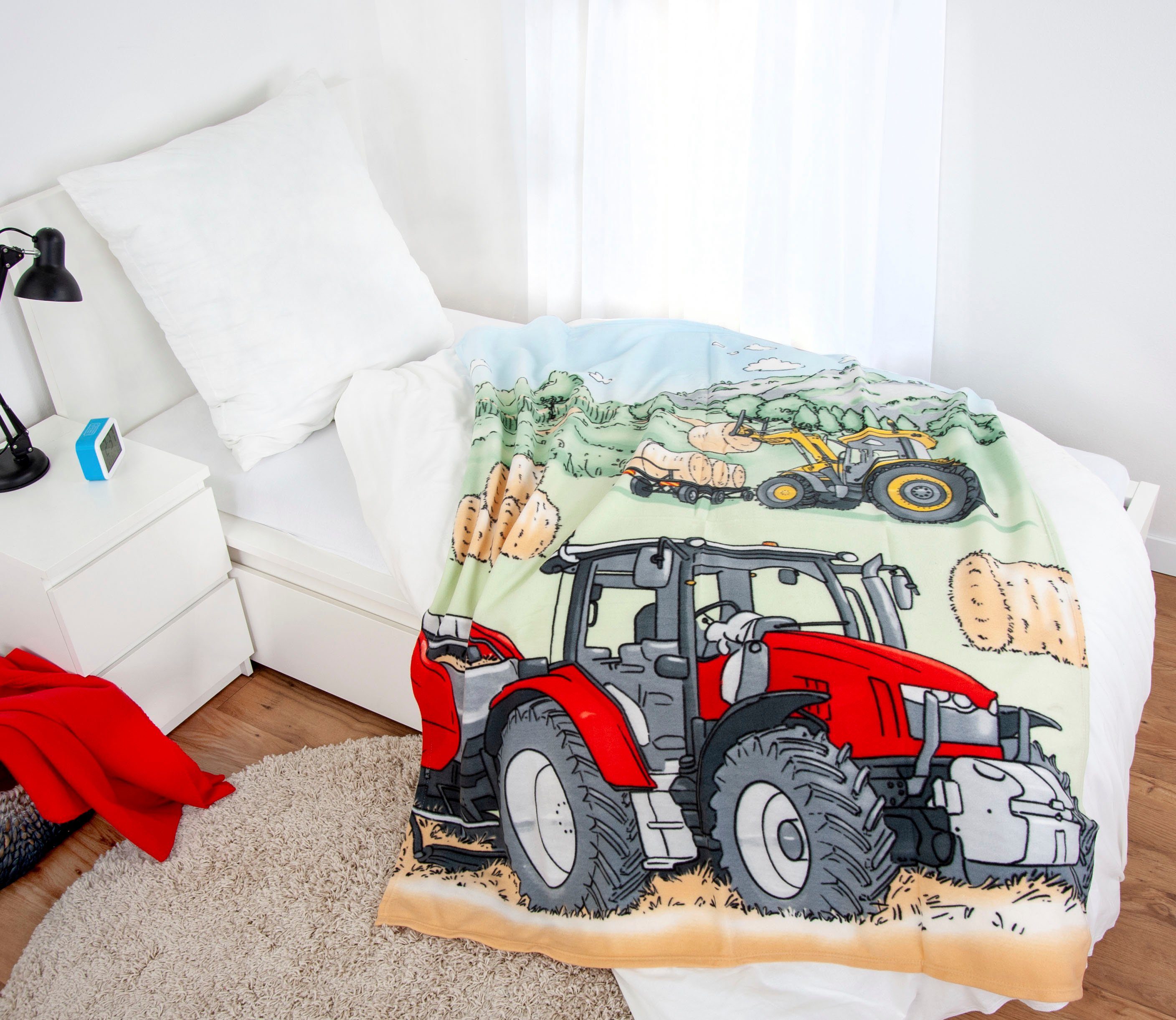 Kinderdecke Traktor, Herding Young Collection, mit tollem Traktor Motiv, Kuscheldecke