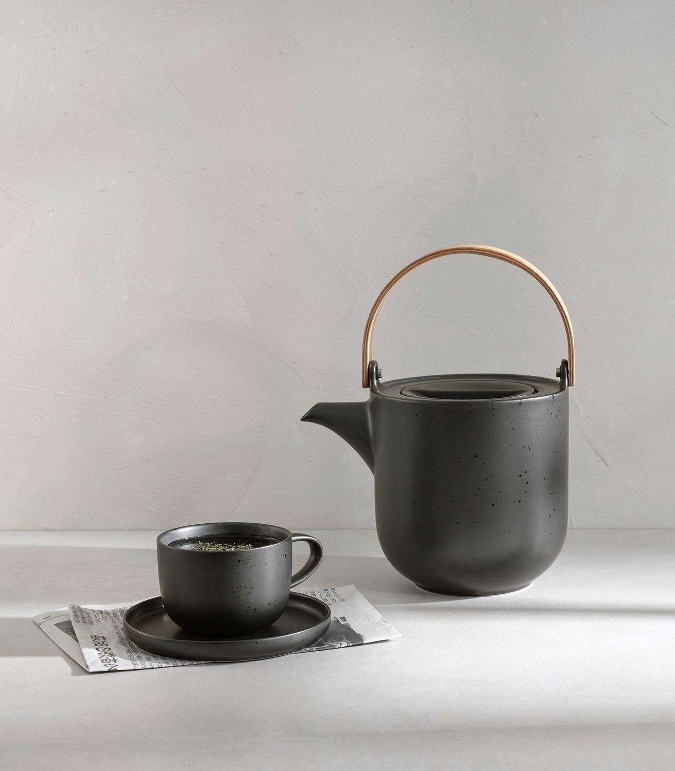 ASA SELECTION Teekanne COPPA KURO, 1500 ml, Schwarz, Braun, H 17,5 cm, 1,5 l, (1-St), Porzellan, mit Henkel aus Holz und Edelstahlsieb