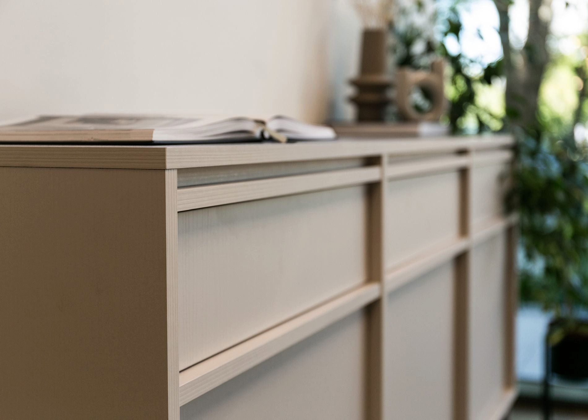 Selsey Sideboard EVO, 154 cm breit, mit 3 Schubladen und Türen, Stahlgestell, Push-to-open
