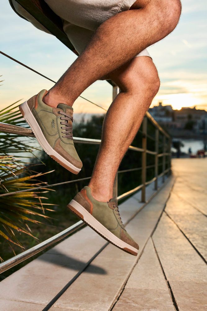 Rieker Sneaker, Freizeitschuh, Halbschuh, Schnürschuh mit gepolstertem Schaftrand