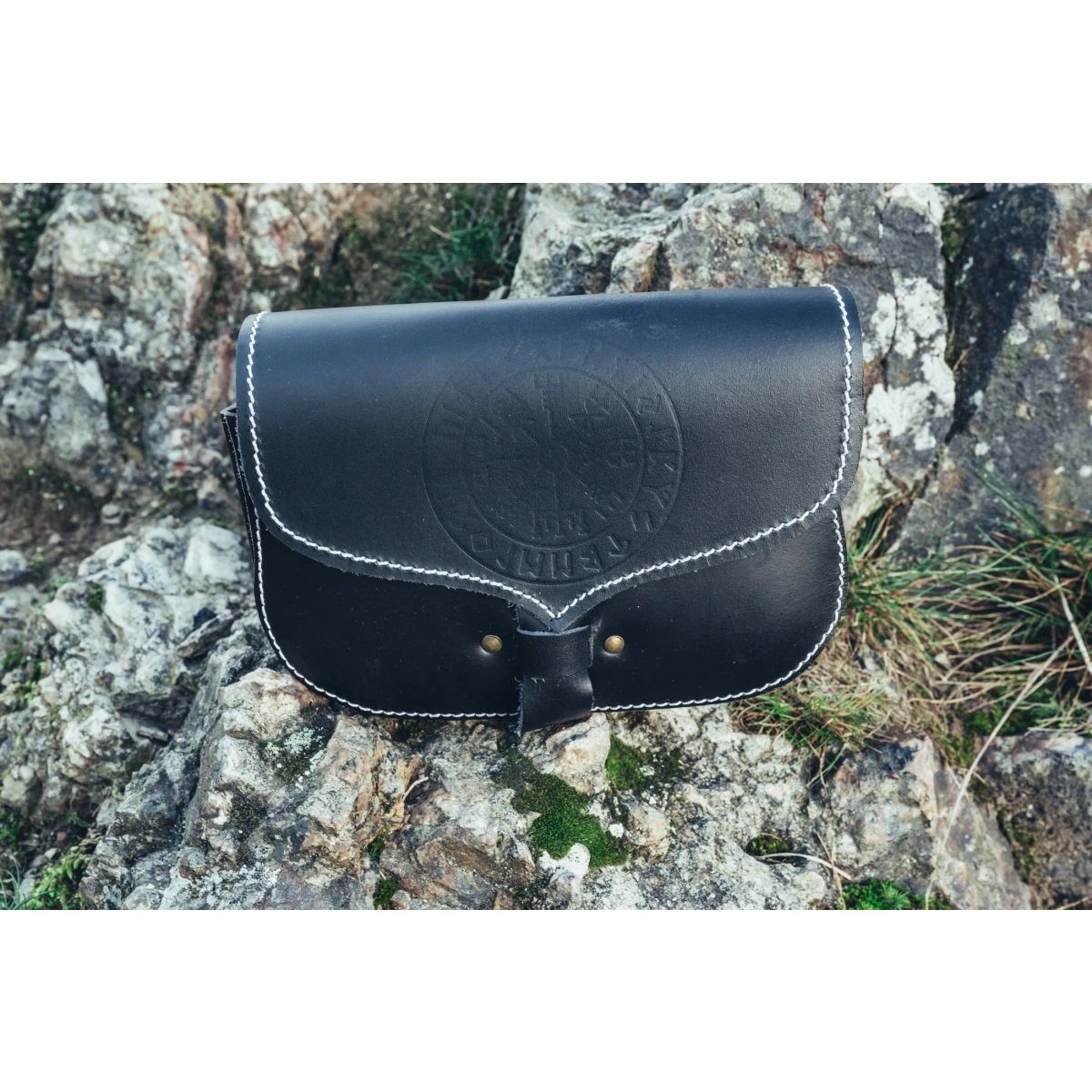 Leonardo Carbone Ritter-Kostüm Wikinger-Gürteltasche schwarz aus Leder "Folkvar" mit Vegvisir