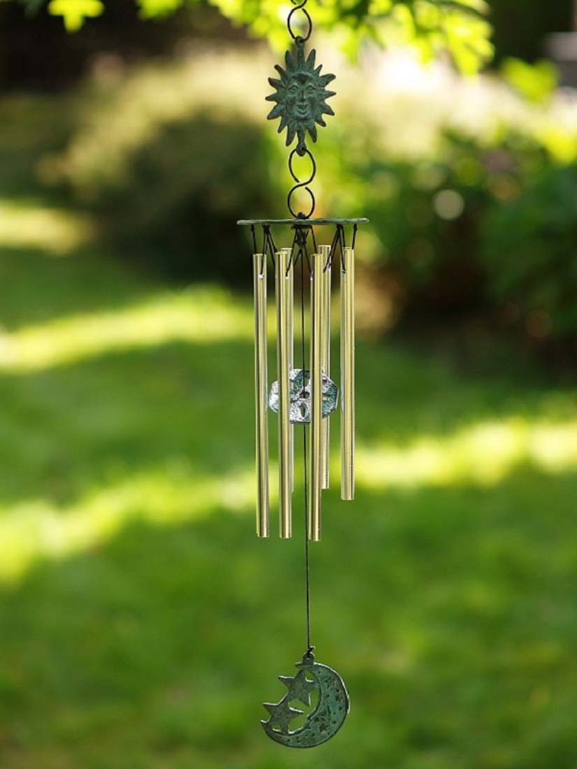 Skulptur Bronzefigur Windspiel mit Sonne und Mond