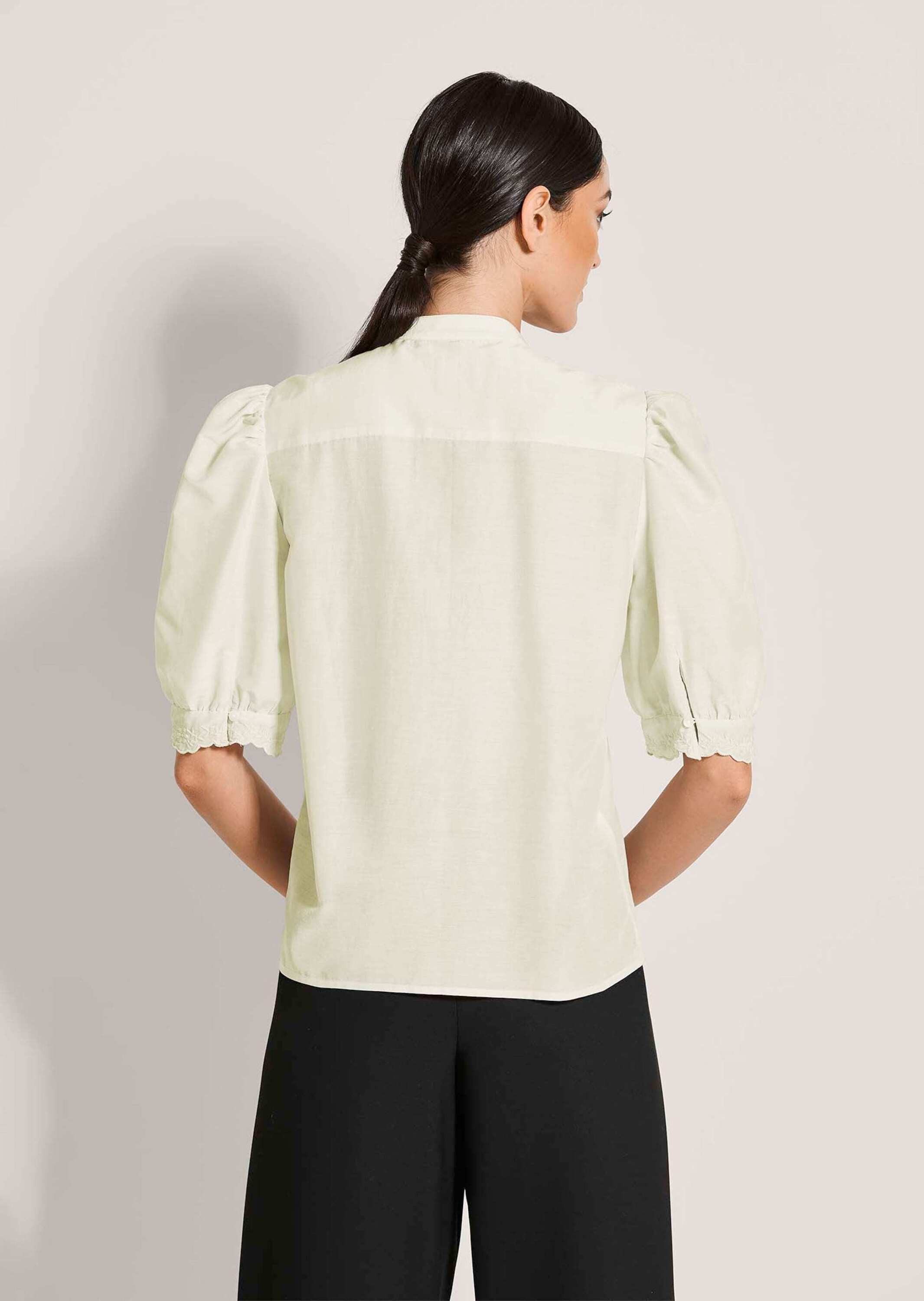 MADELEINE Kurzarmbluse Blusenshirt mit Spitzendetails Baumwollbluse mit Rundhals, Blende, Rüschen, Biesen und Halbarm