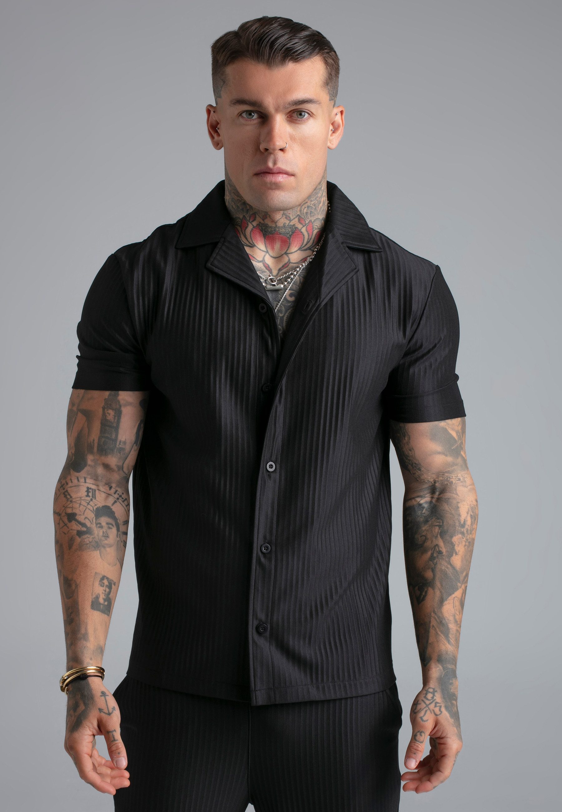 Siksilk Kurzarmhemd SikSilk Herren Schwarz Plisse Shirt