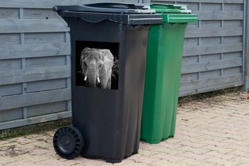 MuchoWow Wandsticker Elefant - Afrika - Schwarz - Weiß (1 St), Mülleimer-aufkleber, Mülltonne, Sticker, Container, Abfalbehälter