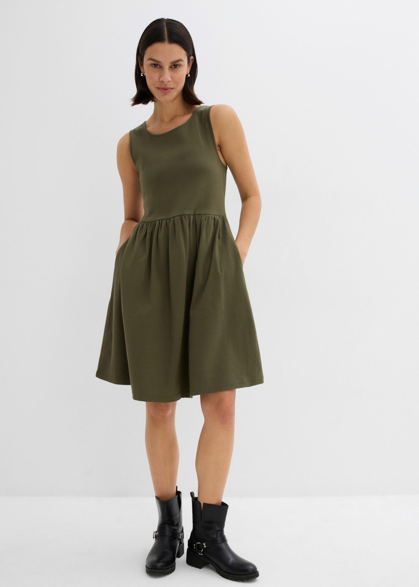 bonprix Shirtkleid bequeme Passform, ohne Ärmel, mit Eingriffstaschen, aus Baumwolle