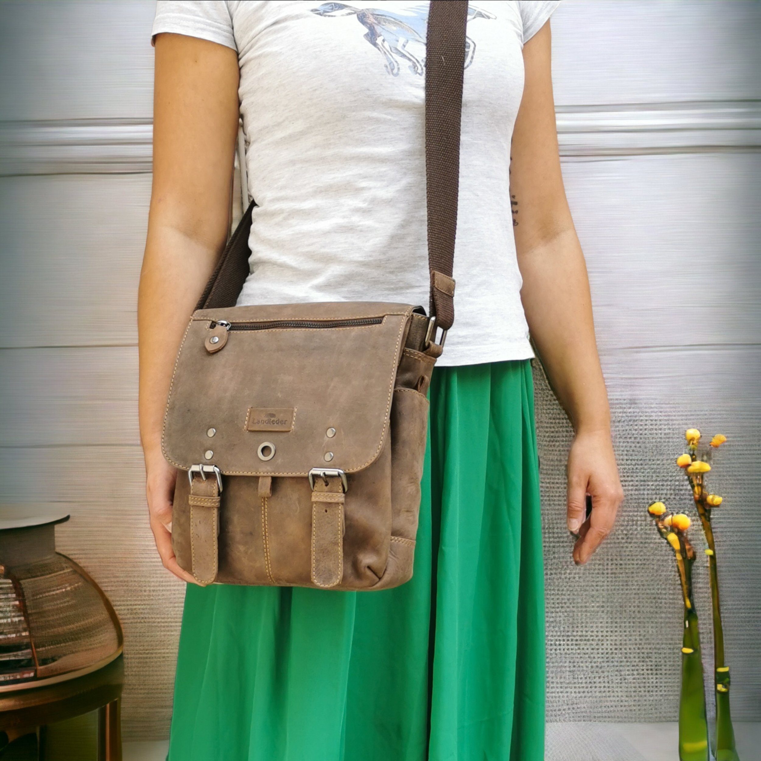 Landleder Messenger Bag Casualbag Kompakt Westerntype Umhängetasche, naturbelassenens Rindleder