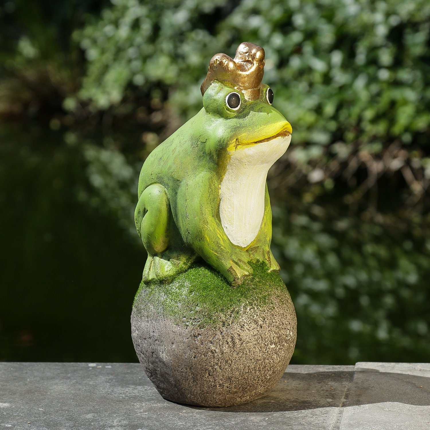 MARELIDA Gartenfigur Froschkönig auf Tierfigur H: St) Beet für Gartenfigur Dekofigur (1 Kugel 36cm