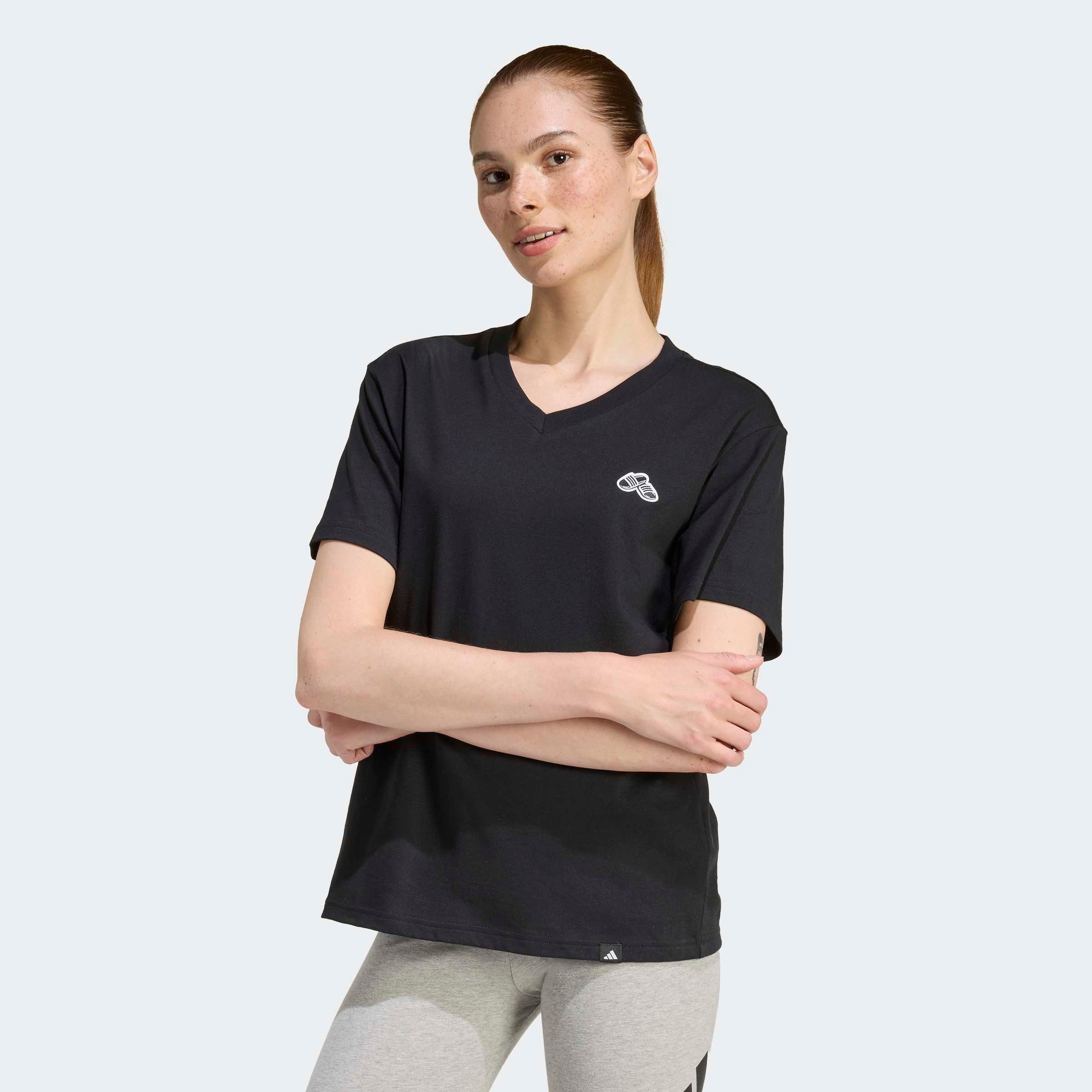 adidas Sportswear T-Shirt SUMMER SLIDE GRAPHIC MIT V-AUSSCHNITT. € 24,99