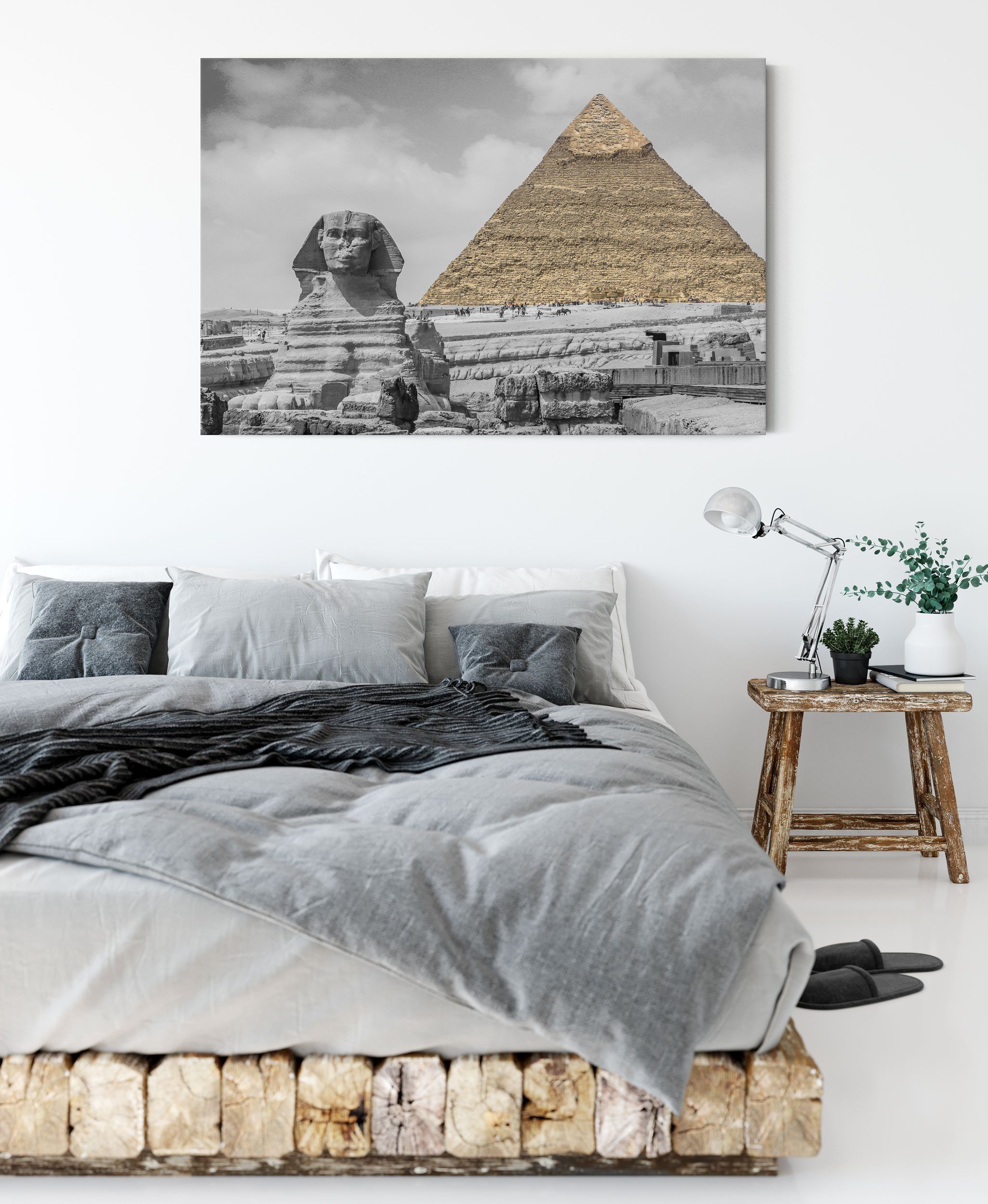 (1 Sphinx bespannt, Zackenaufhänger Pyramide vor inkl. Sphinx Leinwandbild Leinwandbild fertig vor Pyramide, Pixxprint St),