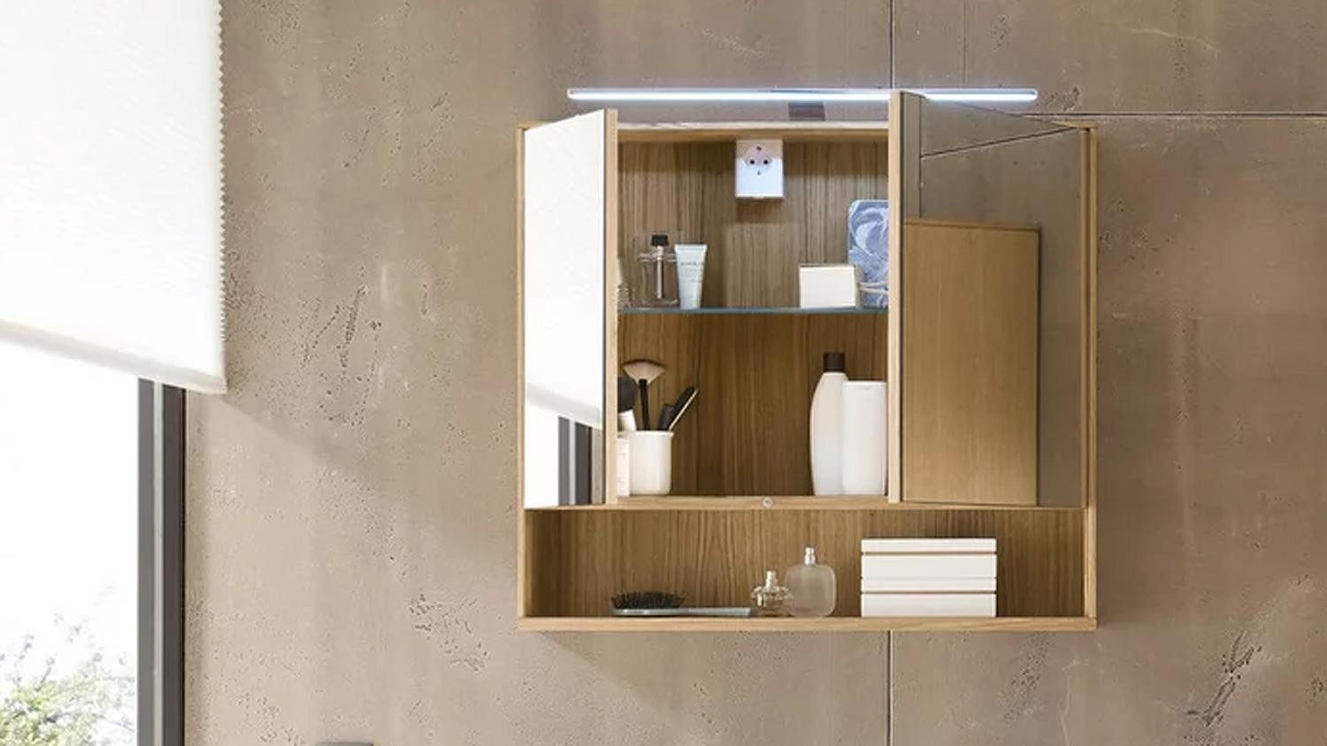 Bega Consult Badezimmerspiegelschrank Bad Spiegelschrank YUKON Eiche mit LED und Steckdose 80x70x15