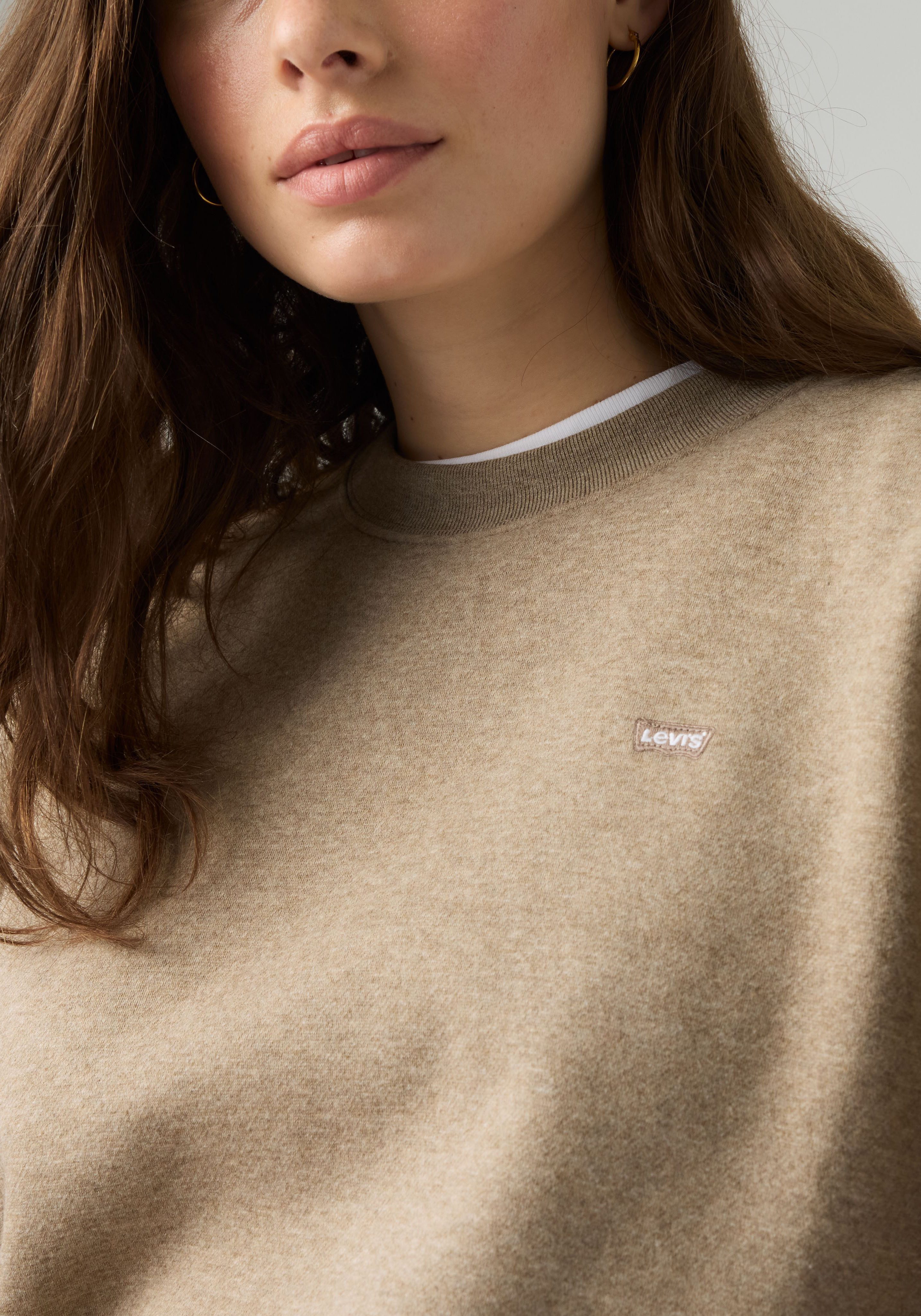 Levi's® Sweatshirt EVERYDAY CREW SWEATSHIRT mit kleinem Logo auf der Brust – Bild 4 von 5