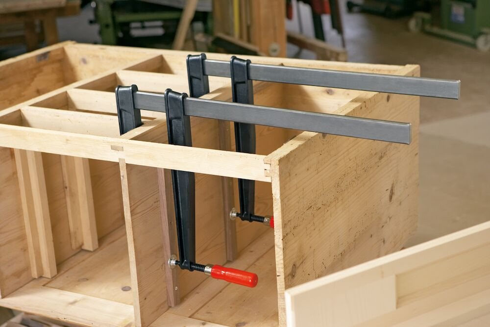 Thumbnail - Bessey Schraubzwinge Bessey Tiefspann-Schraubzwinge TGNT mit bewährtem Holzgriff