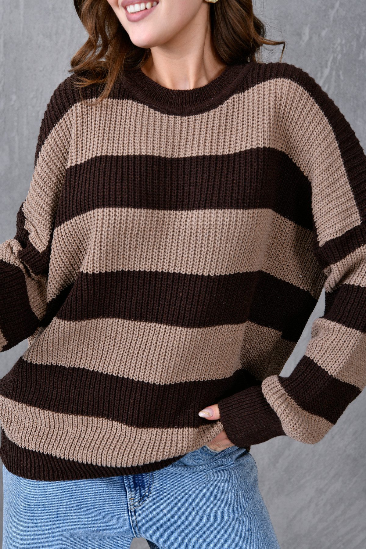 Sweater Weitärmeliger, gestreifter Strickpullover mit Rundhalsausschnitt und l