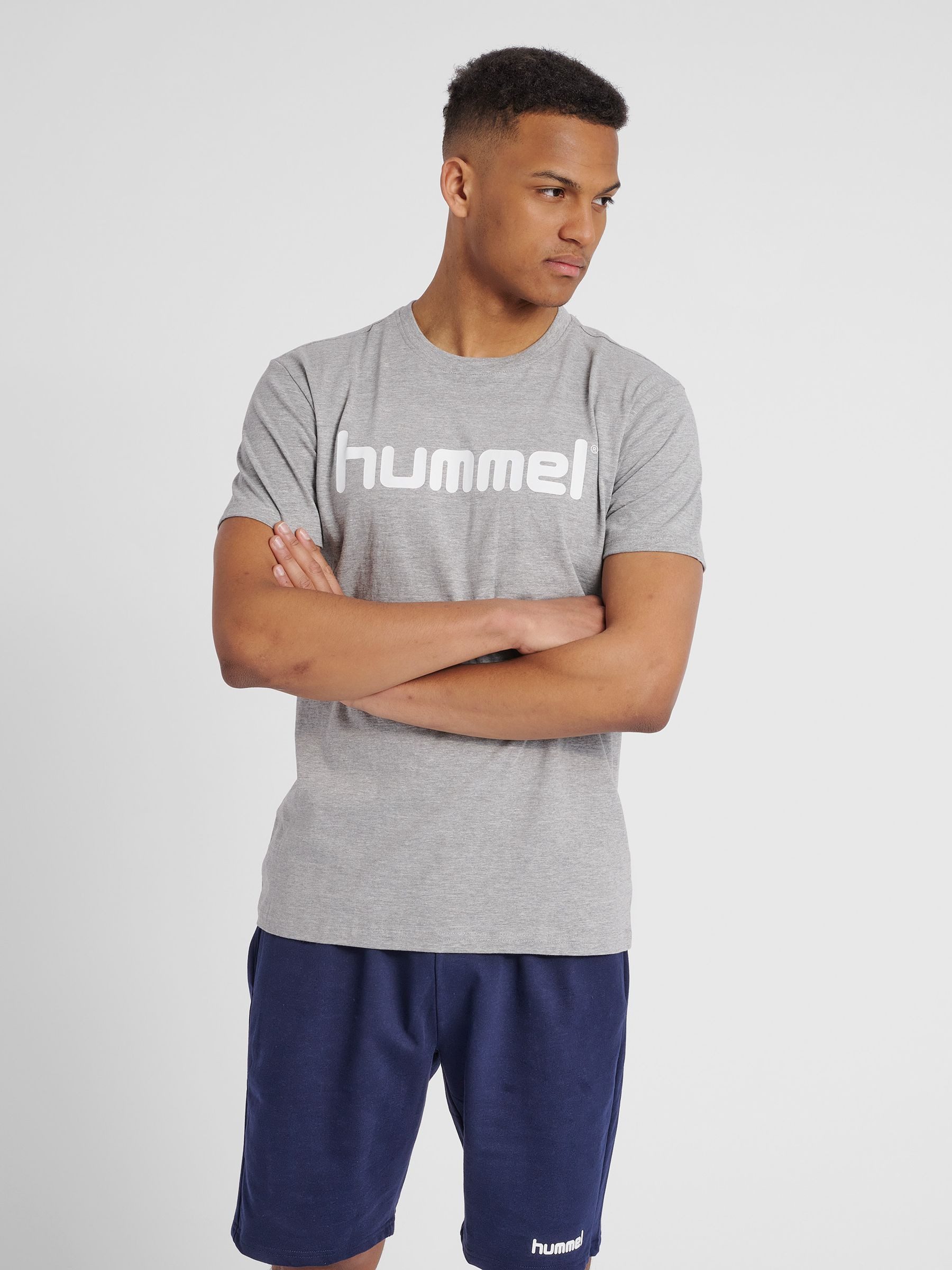 hummel T-Shirt Logo Sport Kurzarm Rundhals aus Baumwolle HMLGO für Herren Baumwolle Regular Fit Rundhals Kurzarm bedruckt wärmend