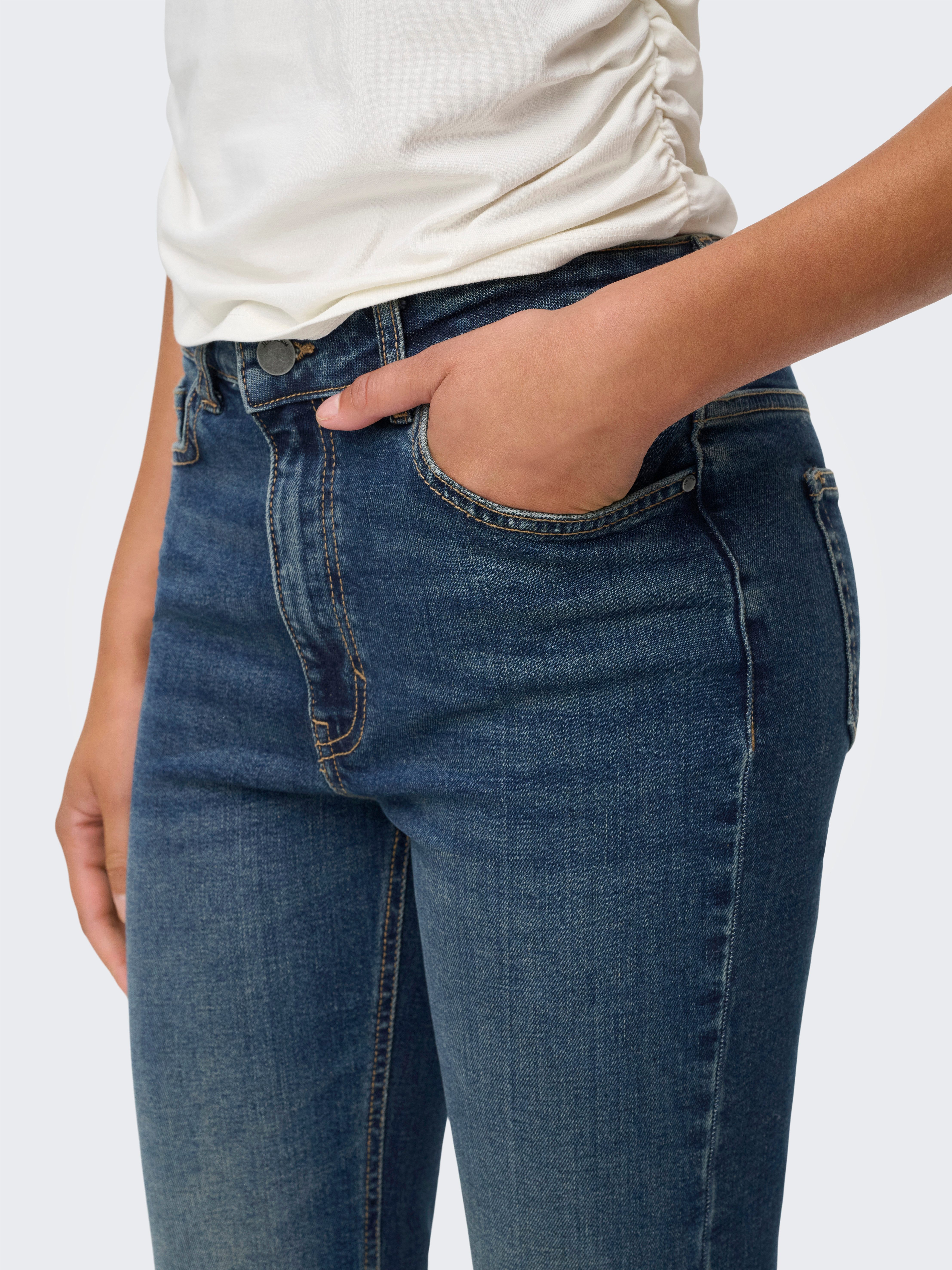 JDY 5-Pocket-Jeans JDYKATHY HW FLARED JEANS DNM NOOS mit ausgestelltem Bein im Flared Look