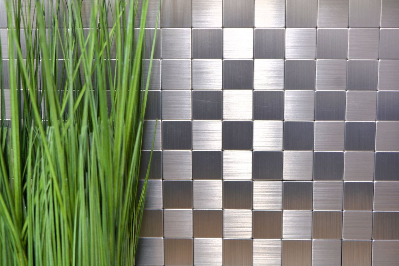 Thumbnail - Mosani Fliesenaufkleber Selbstklebende Aluminium Metall Mosaikfliese Wanddekoobjekt 0,93m² (Set, 10-teilig), Dekorative ...