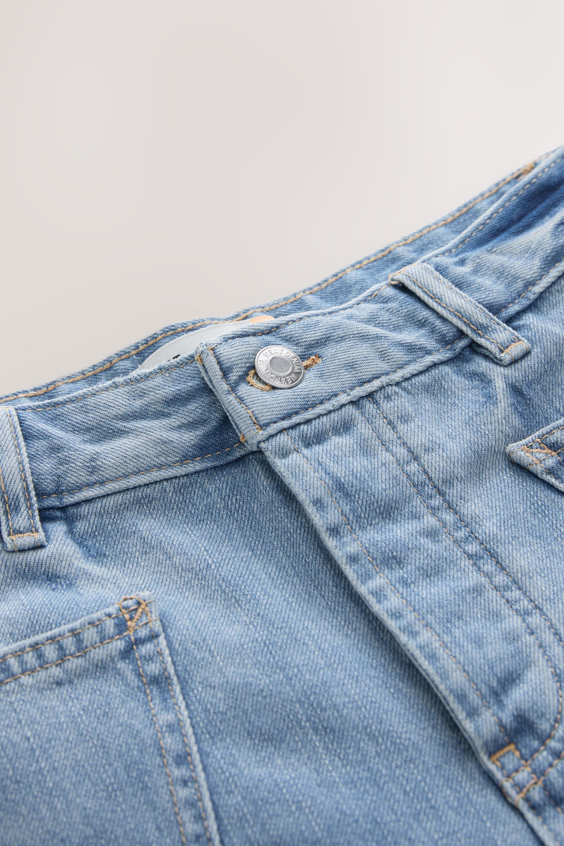 Next Jeansshorts Denim-Jorts-Shorts mit Barrel-Bein + Doppeltasche (1-tlg) – Bild 3 von 4