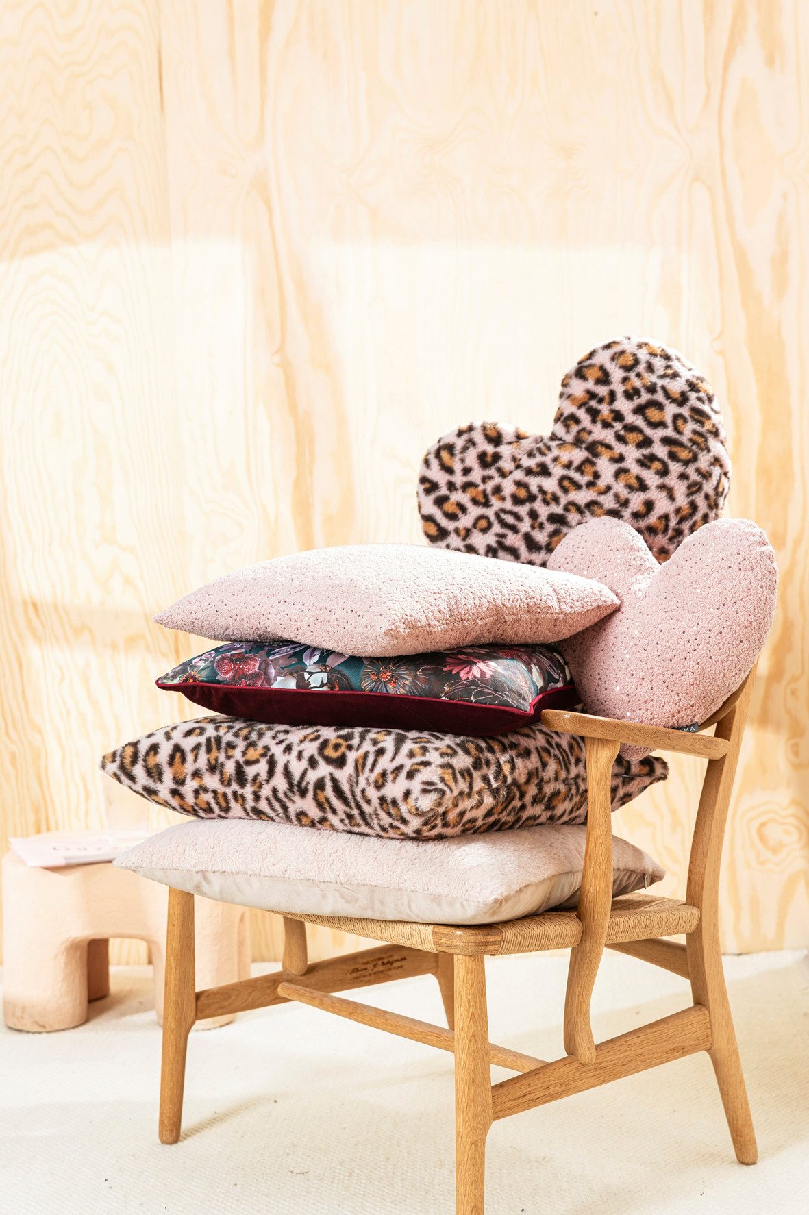 Magma Heimtex Dekokissen Herzkissen Panther, Fellimitat Tiermuster Leopardenmuster mit Reißverschluss ca. 43 cm
