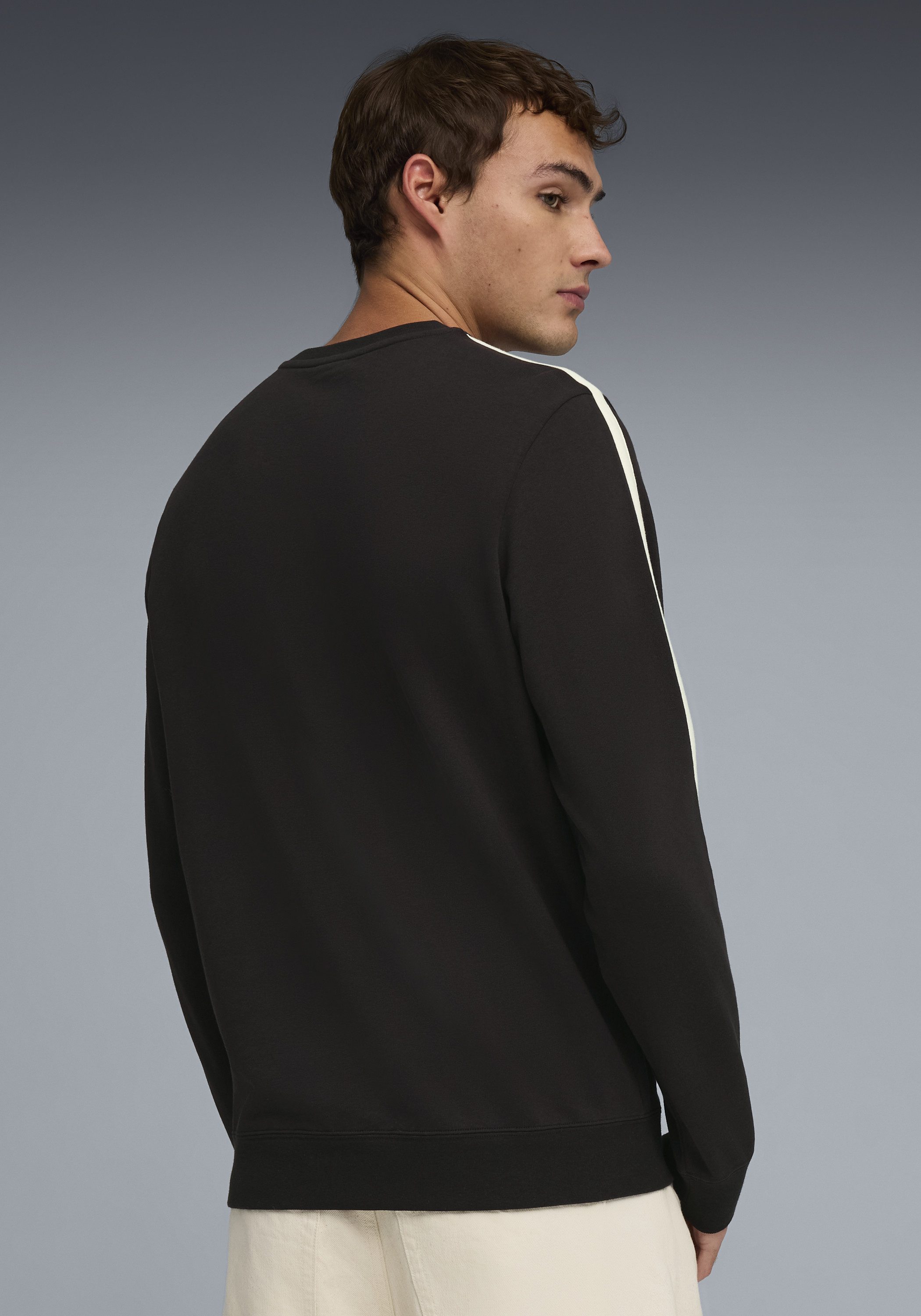 PUMA Langarmshirt ESS ELEVATED CREW TR Regular Fit, Langarm, sportlicher Stil, Rundhalsausschnitt