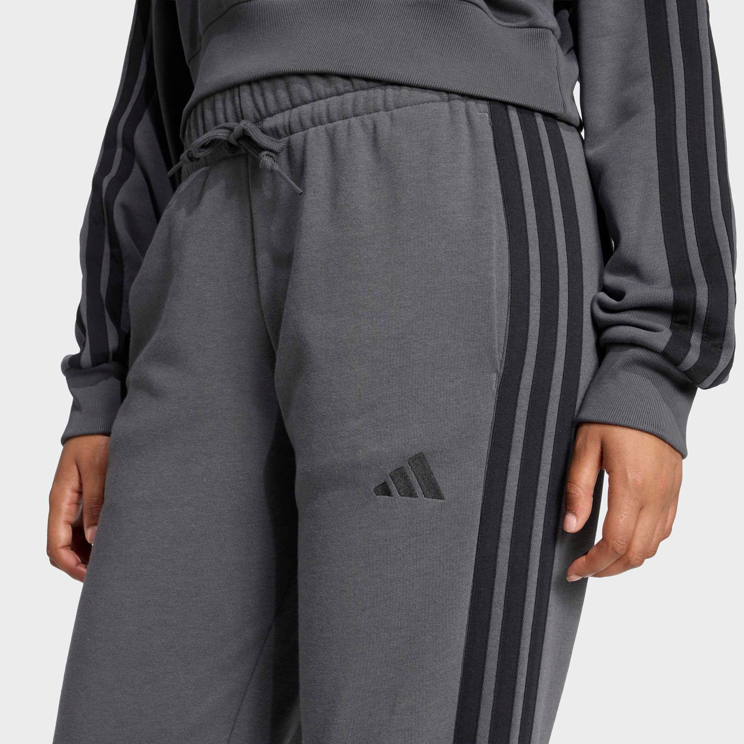 adidas Sportswear Sporthose ESSENTIALS 3-STREIFEN FRENCH TERRY CUFFED Reguläre Passform, mittelhoher Bund, weiches French Terry Material